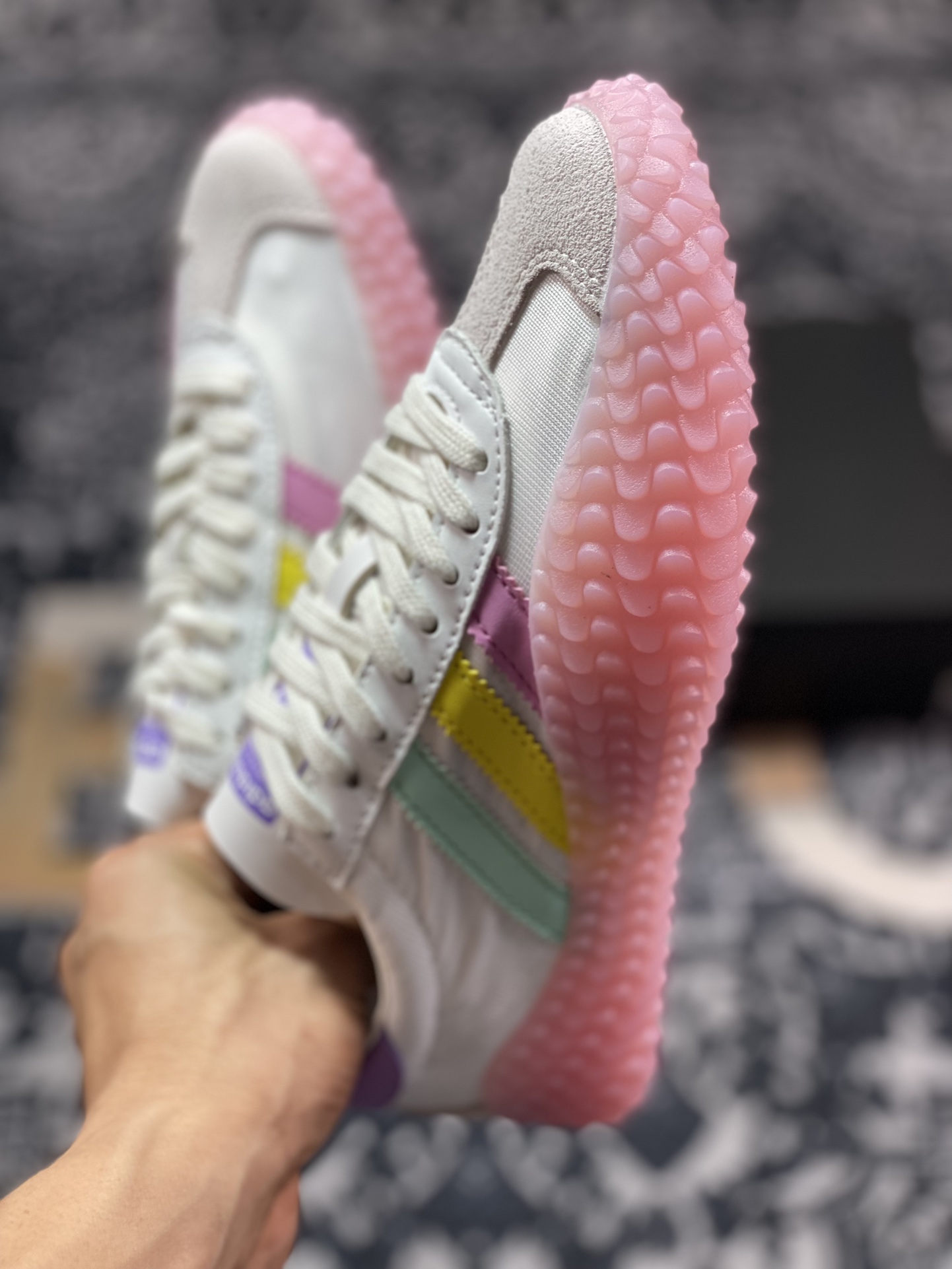 adidas Kamanda Country Low”Collegiate Iridescence”卡曼达慢跑鞋“白绿黄粉生胶底”EE5668