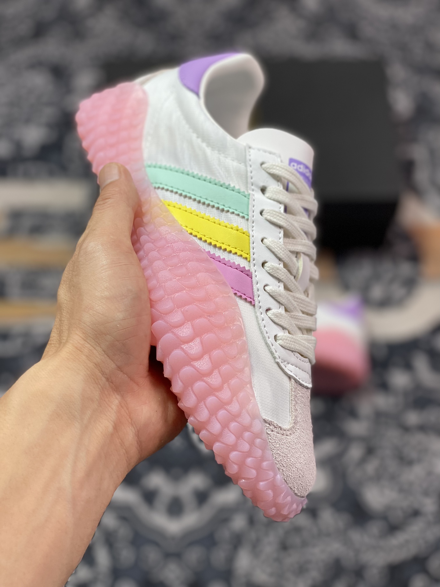 adidas Kamanda Country Low”Collegiate Iridescence”卡曼达慢跑鞋“白绿黄粉生胶底”EE5668