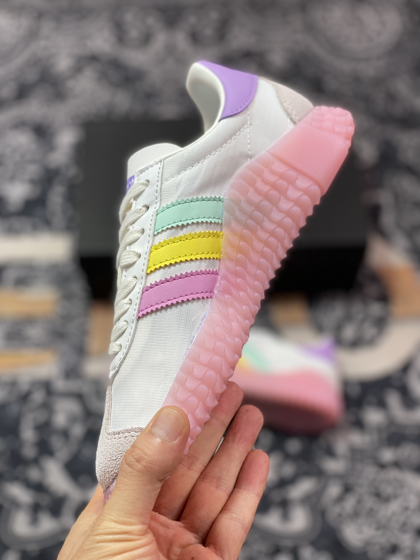 adidas Kamanda Country Low”Collegiate Iridescence”卡曼达慢跑鞋“白绿黄粉生胶底”EE5668