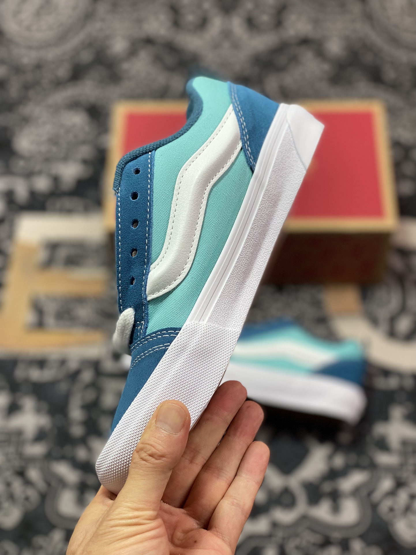 Vans Classics Knu Skool 范斯新款 新配色灰蓝面包鞋  VNOOOCSOBER