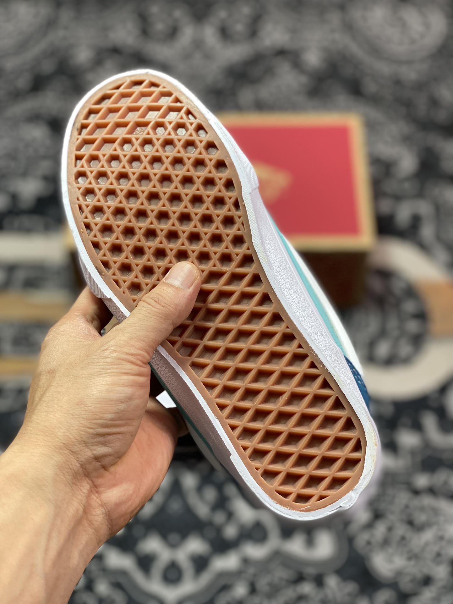 Vans Classics Knu Skool 范斯新款 新配色灰蓝面包鞋  VNOOOCSOBER