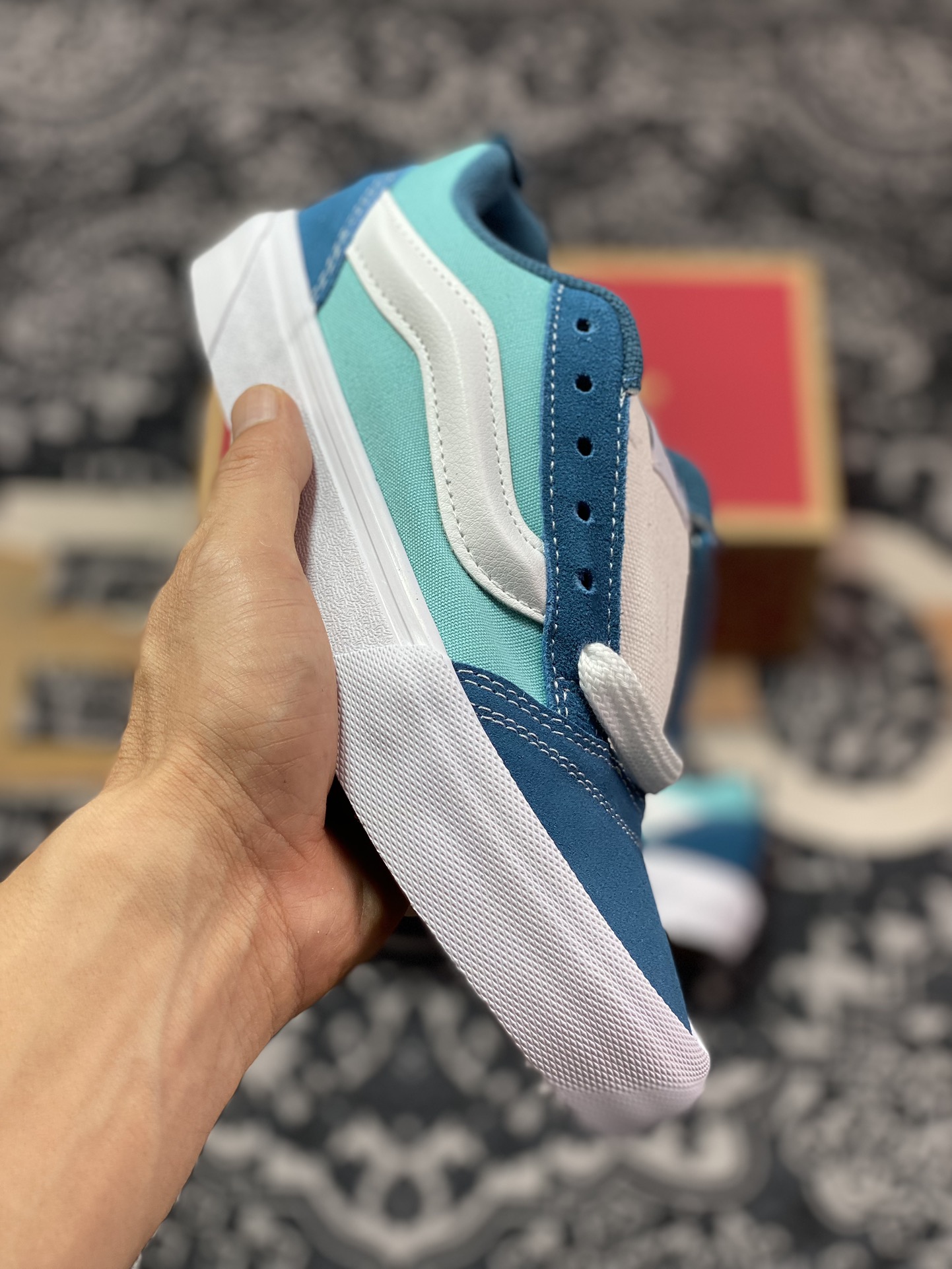 Vans Classics Knu Skool 范斯新款 新配色灰蓝面包鞋  VNOOOCSOBER