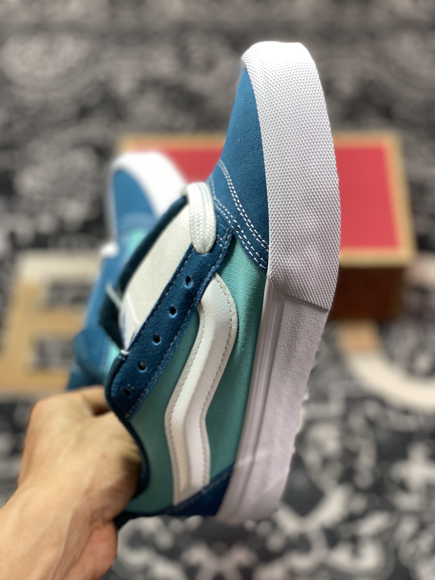 Vans Classics Knu Skool 范斯新款 新配色灰蓝面包鞋  VNOOOCSOBER