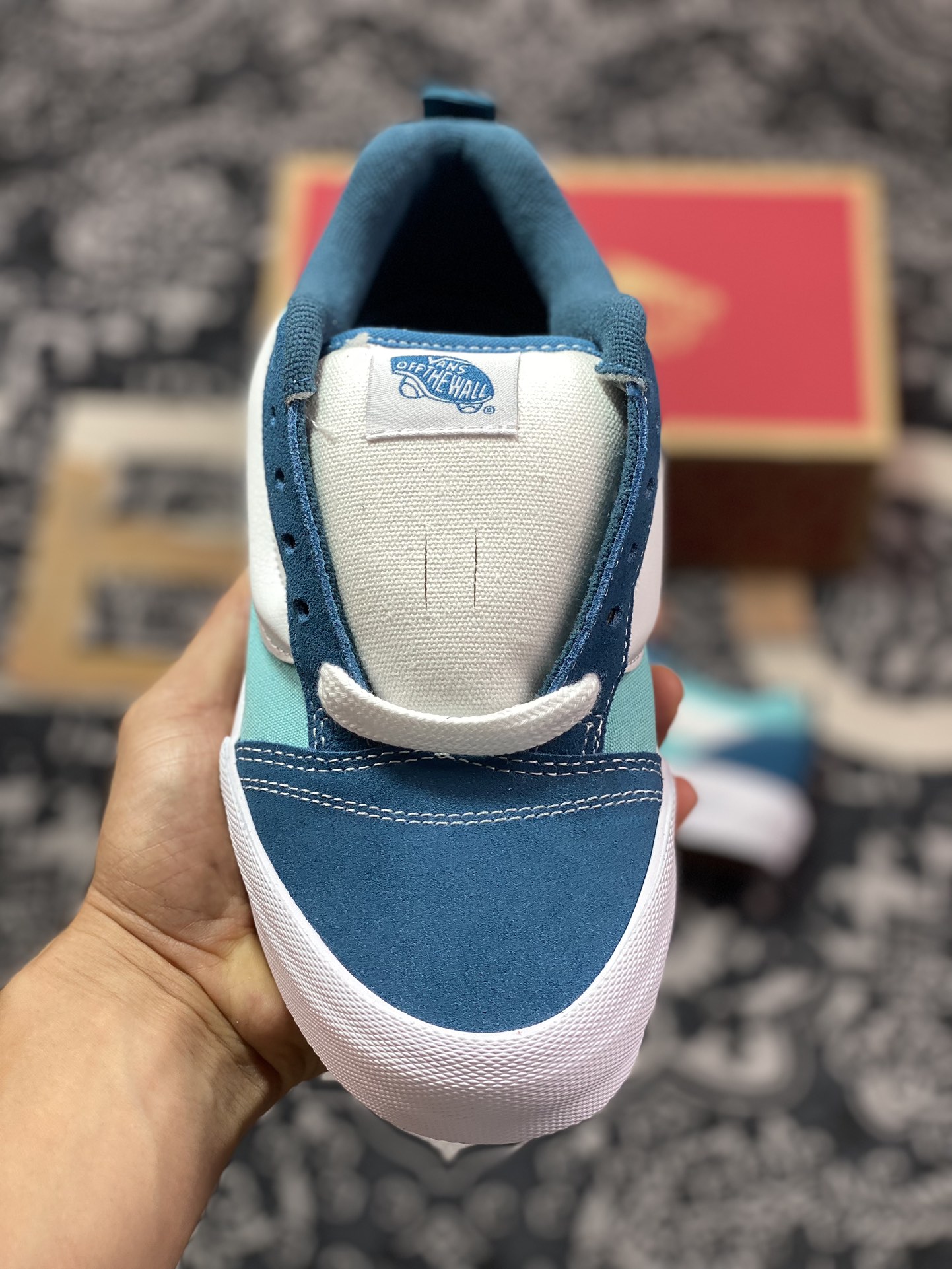 Vans Classics Knu Skool 范斯新款 新配色灰蓝面包鞋  VNOOOCSOBER