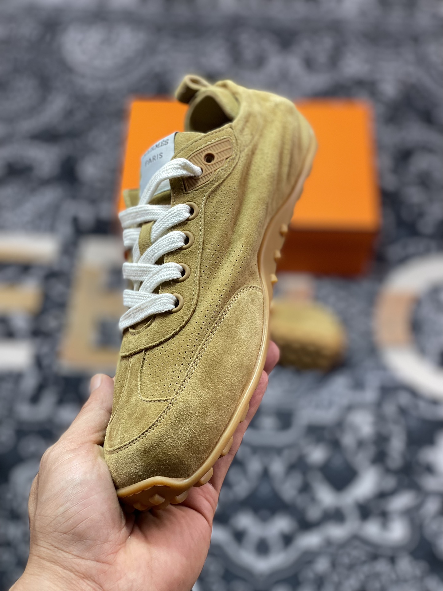 爱马仕/Hermès IN Suede Sneaker Low IN系列低帮运动鞋“麂皮麦黄沙棕”H241193Z 02390