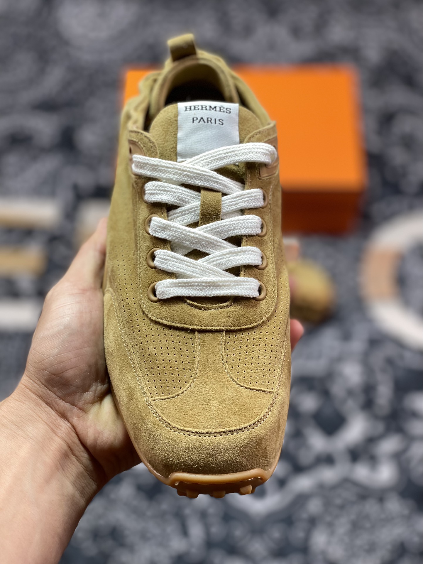 爱马仕/Hermès IN Suede Sneaker Low IN系列低帮运动鞋“麂皮麦黄沙棕”H241193Z 02390