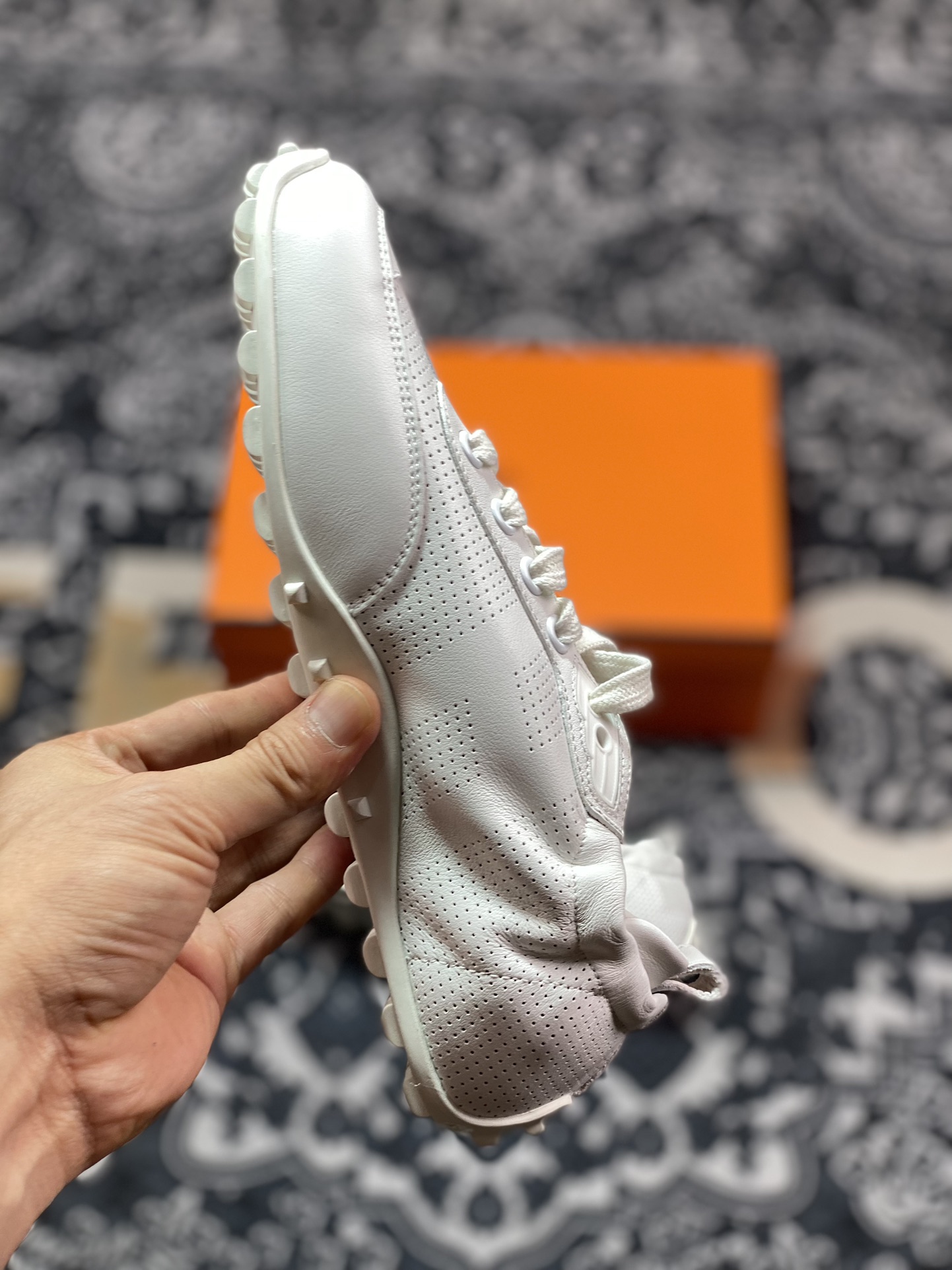 爱马仕/Hermès IN Leather Sneaker Low IN系列低帮免系带镂孔柔软小牛皮运动鞋“皮革全白”H241193Z 02390