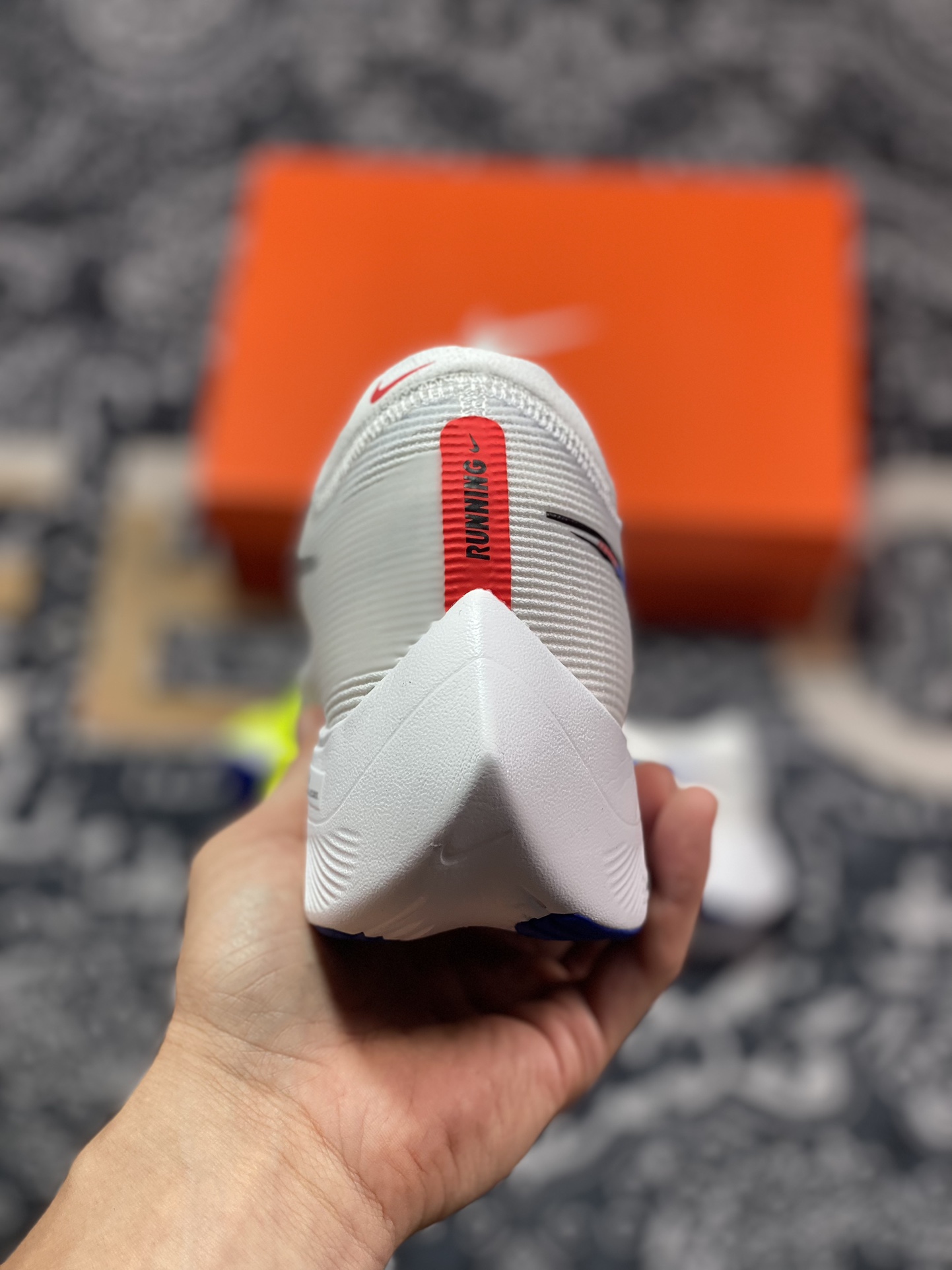 M纯原 NK ZoomX Vaporfly Next% 2 马拉松超轻缓震训练跑步鞋  CU4111-103