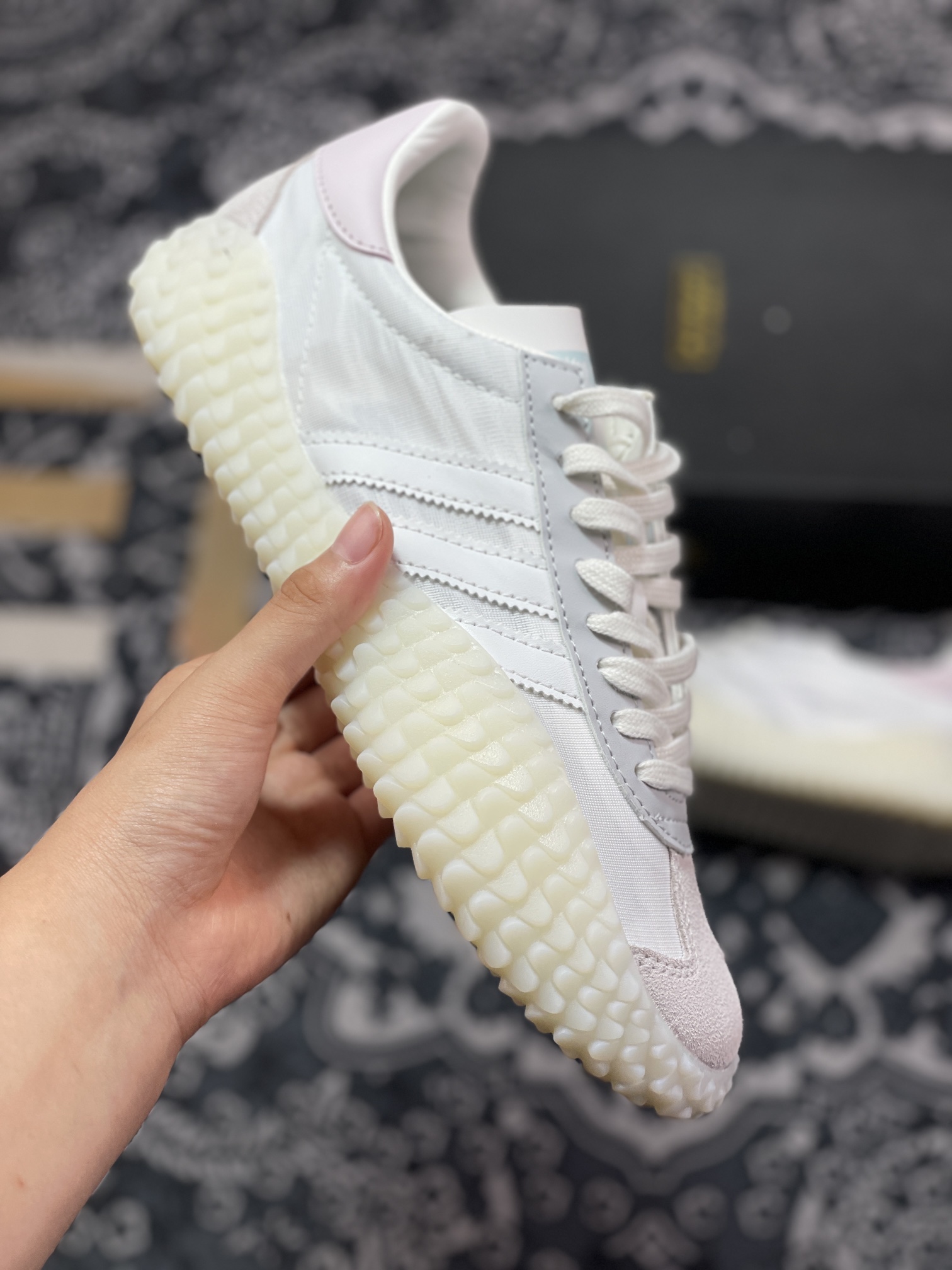 阿迪达斯adidas Kamanda Country Low”White Grey Pink”卡曼达混合慢跑鞋“白灰淡粉”G27825