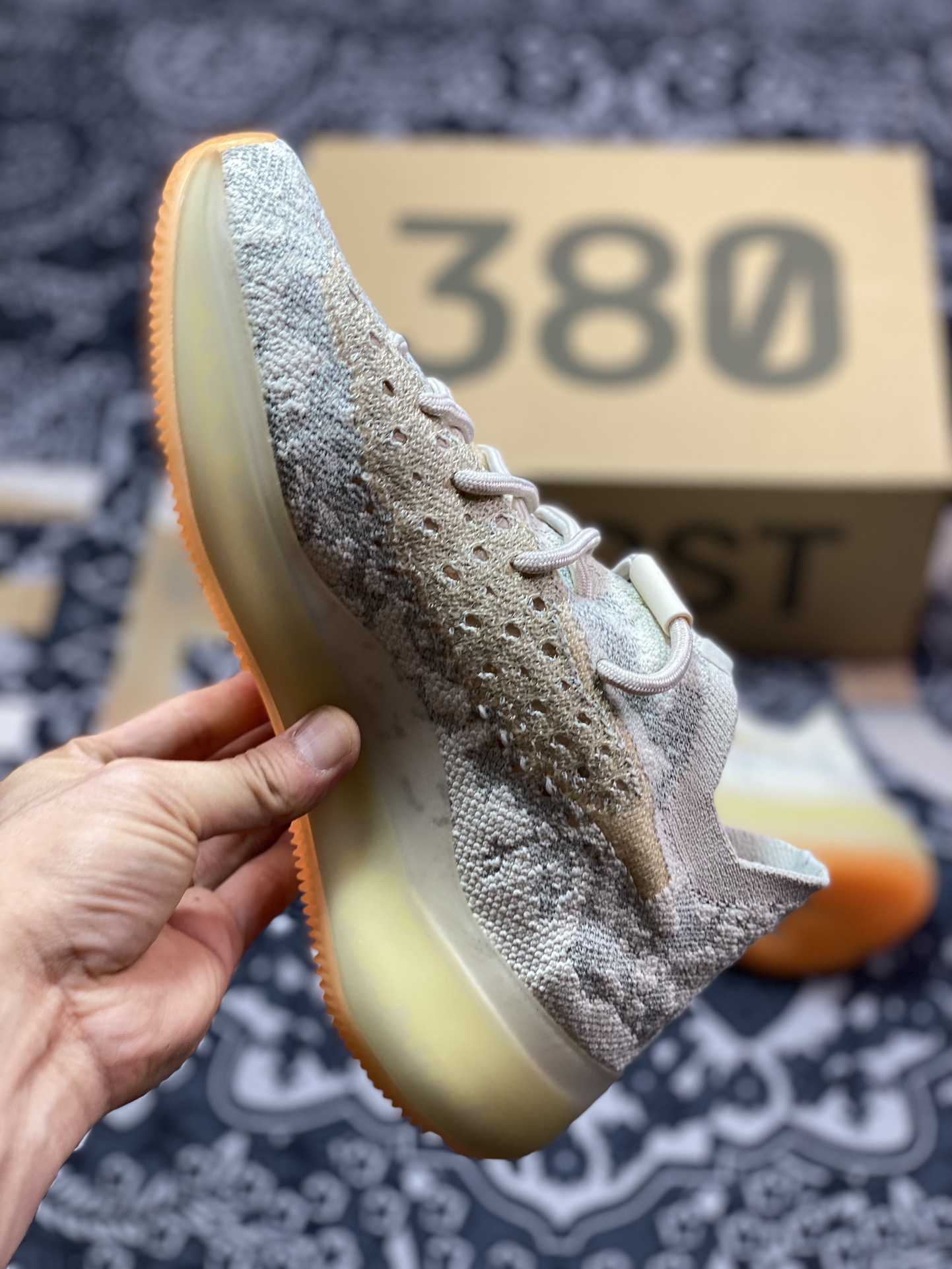 优选  阿迪Yeezy 380 Boost 侃爷椰子380 ” Yecoraite Reflective ” 蜜桃粉 满天星 GY2649