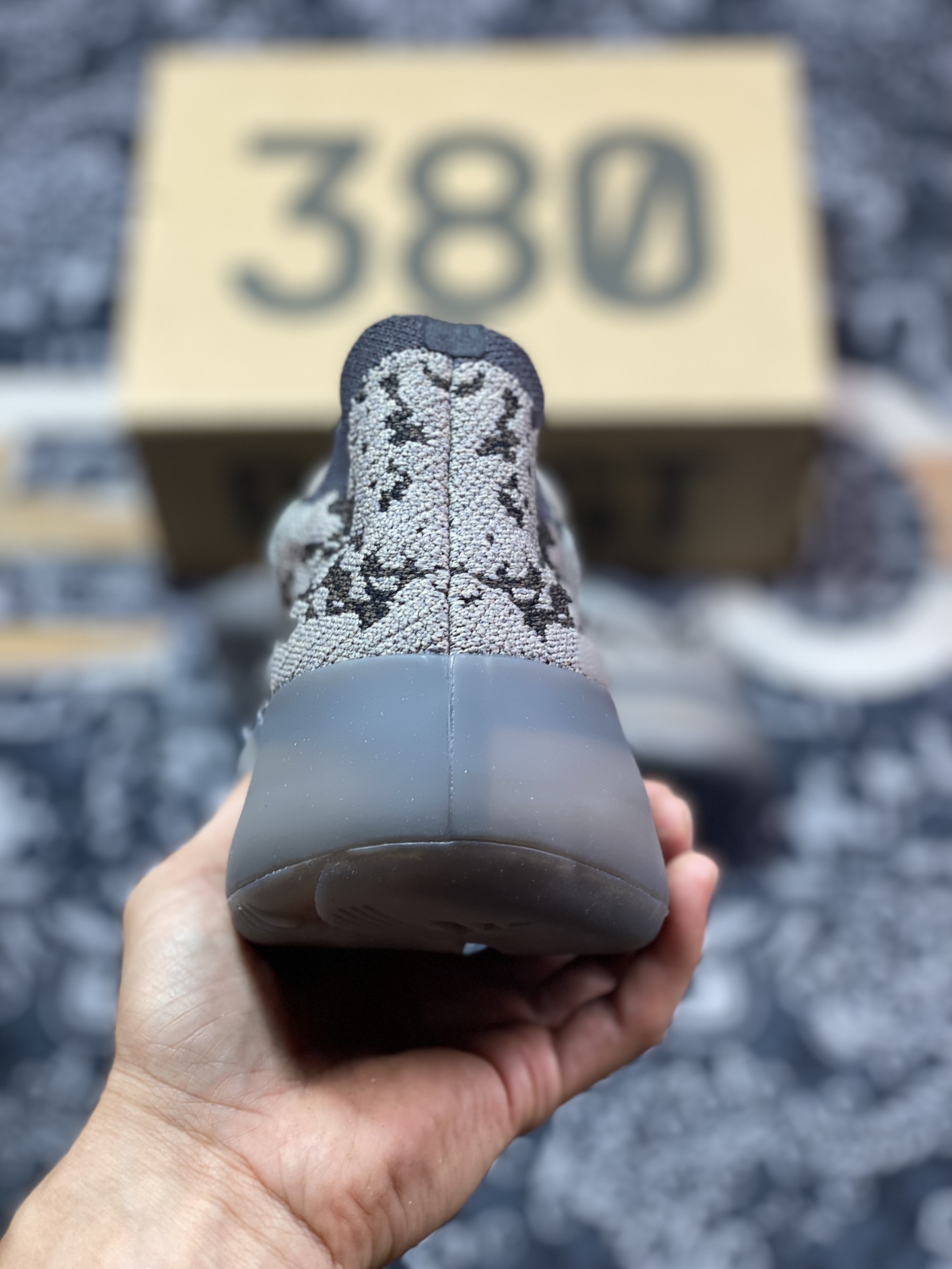 优选  阿迪Yeezy 380 Boost 侃爷椰子380 ” GZ0472” 黑灰色 GZ0472