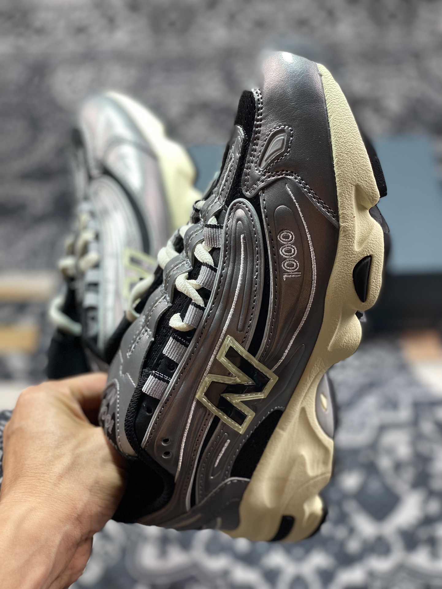 新百伦New Balance M1000”Silver Metallic”系列低帮慢跑鞋“金属钛钢银黑”M1000SL