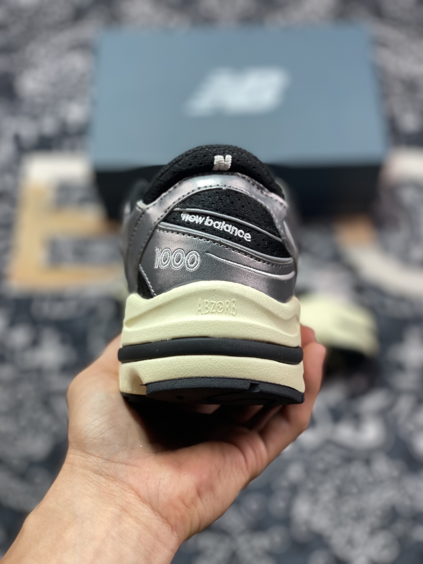 新百伦New Balance M1000”Silver Metallic”系列低帮慢跑鞋“金属钛钢银黑”M1000SL