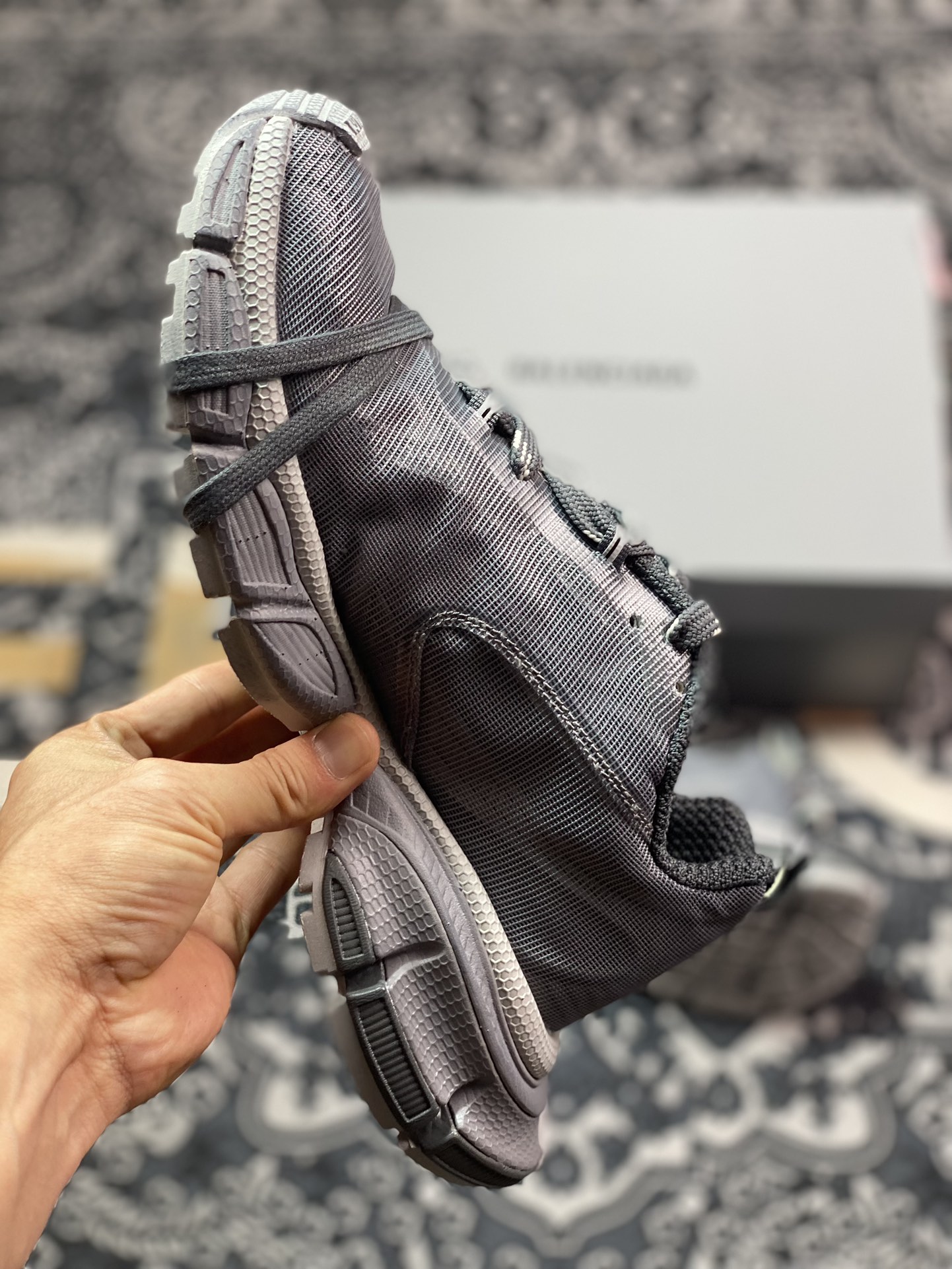 巴黎世家BALENCIAGA 3XL Sneakers 3+系列低帮慢跑鞋“网布深灰水泥灰”734734 W2SM3 1010