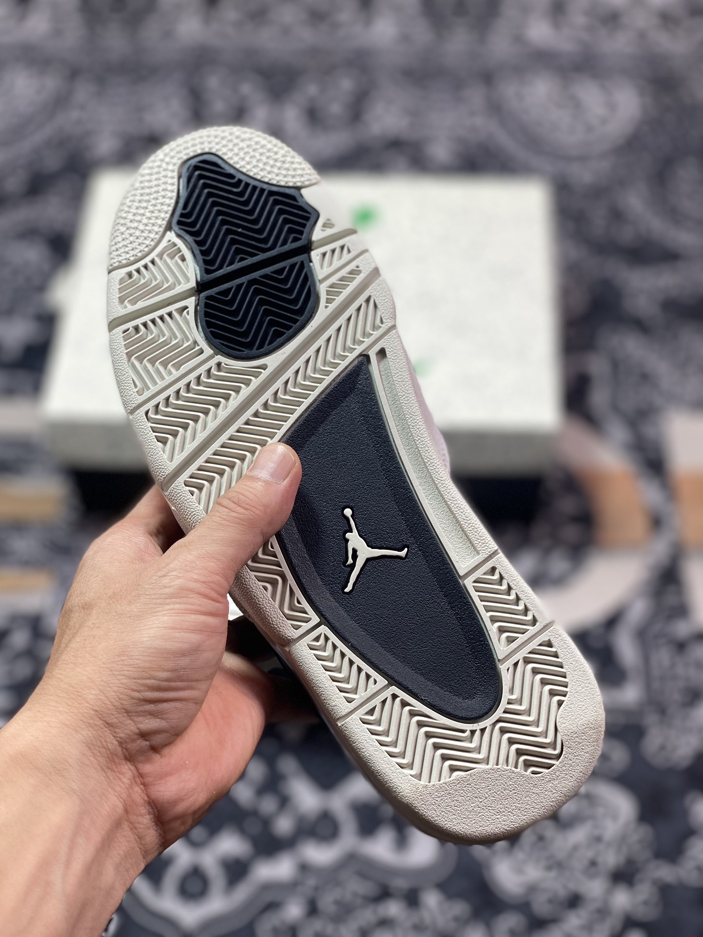 F版 Air Jordan AJ4 RM 重制版低帮复古篮球鞋 黑白熊猫 FQ7939-001