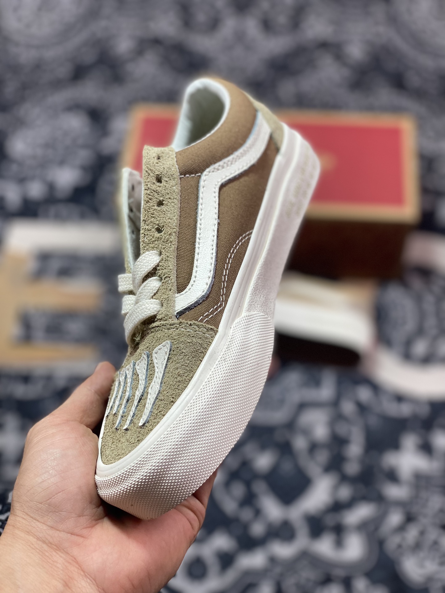 Mark SBTG x Vans 2024 亚洲艺术家联名系列  VN000CT84MG