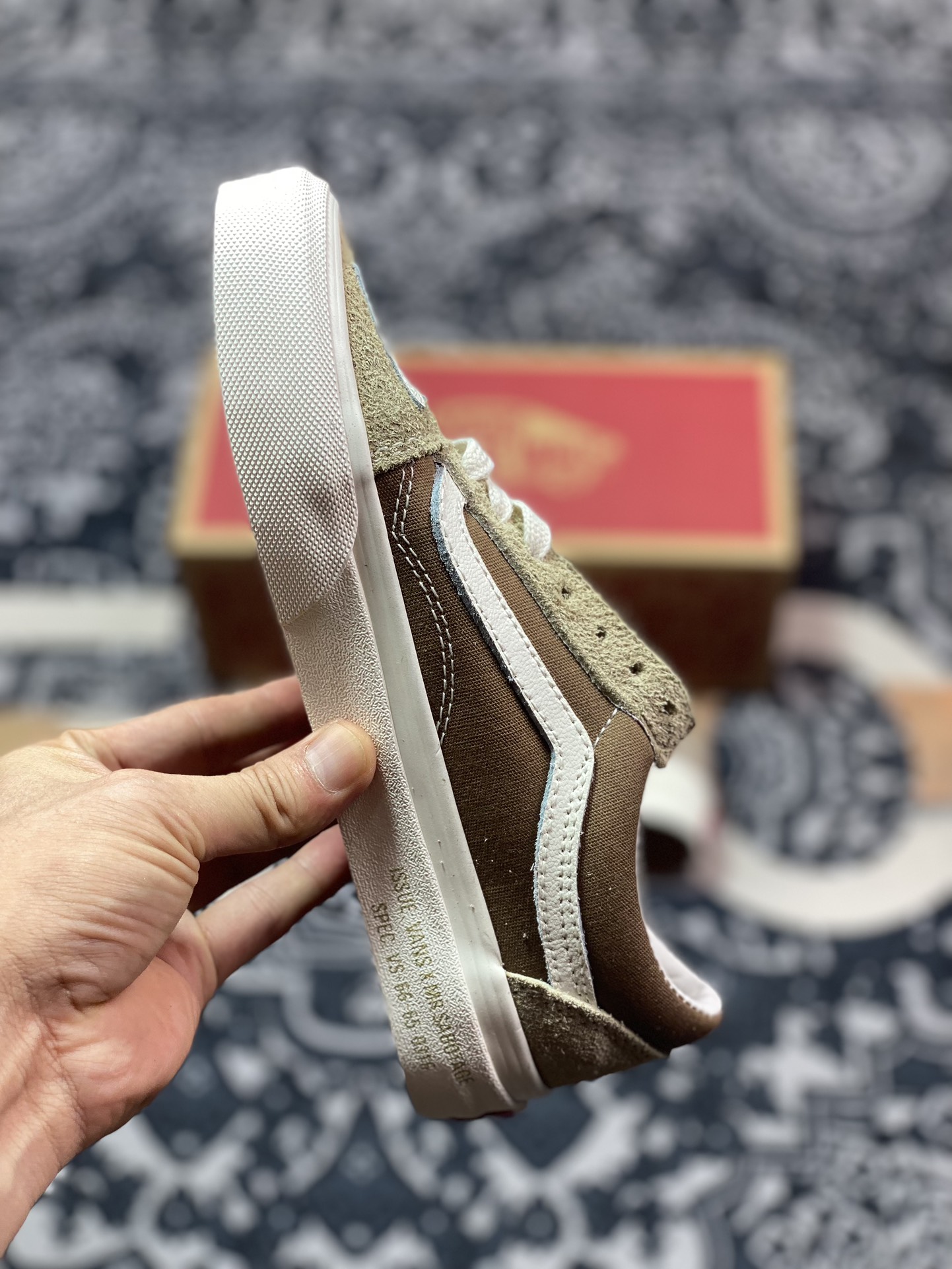 Mark SBTG x Vans 2024 亚洲艺术家联名系列  VN000CT84MG