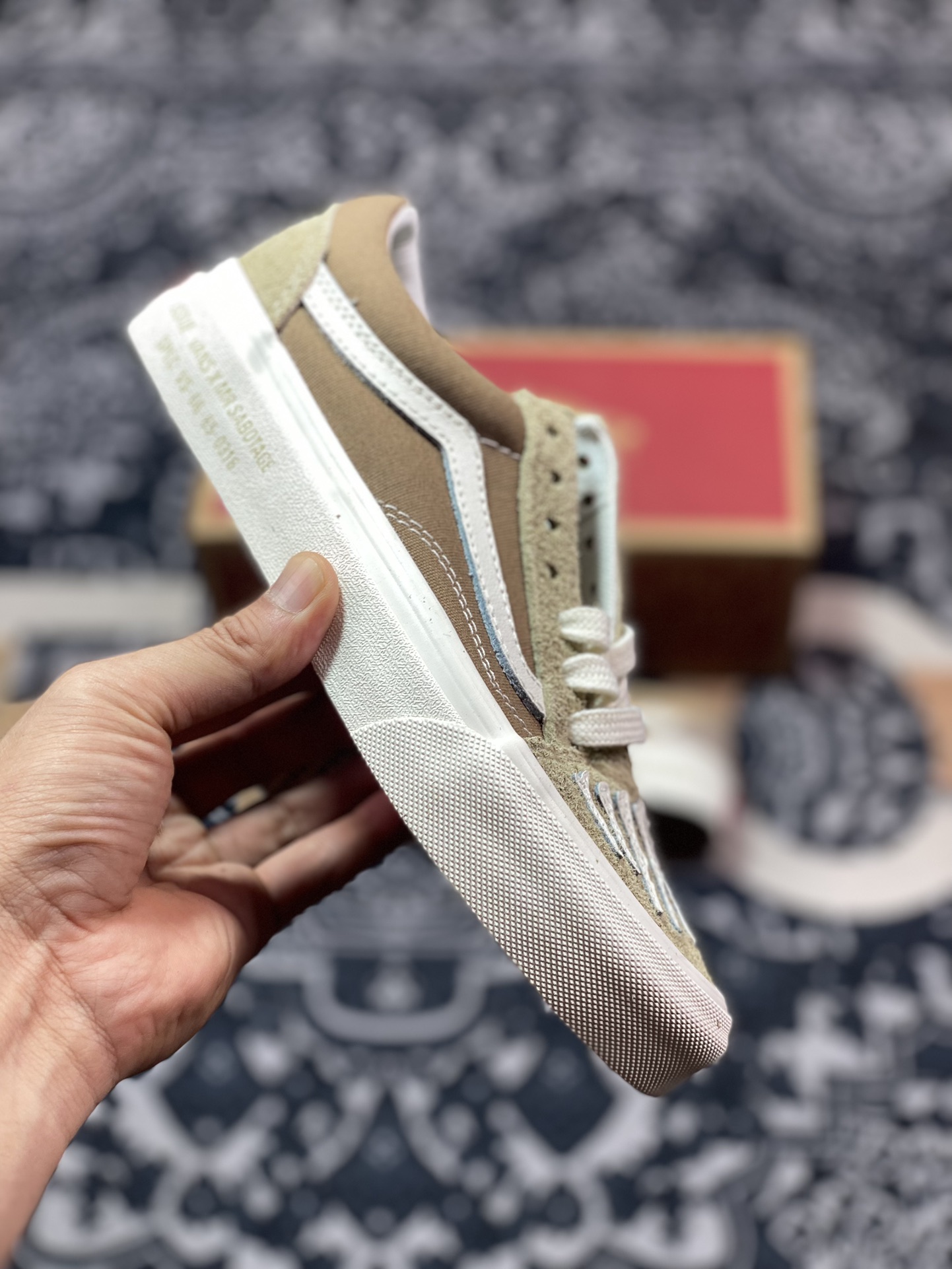 Mark SBTG x Vans 2024 亚洲艺术家联名系列  VN000CT84MG