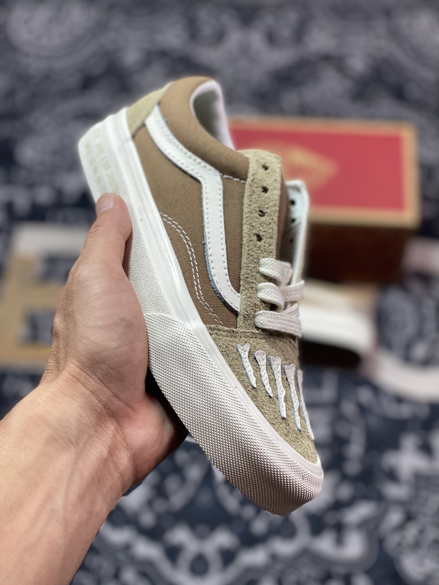 Mark SBTG x Vans 2024 亚洲艺术家联名系列  VN000CT84MG