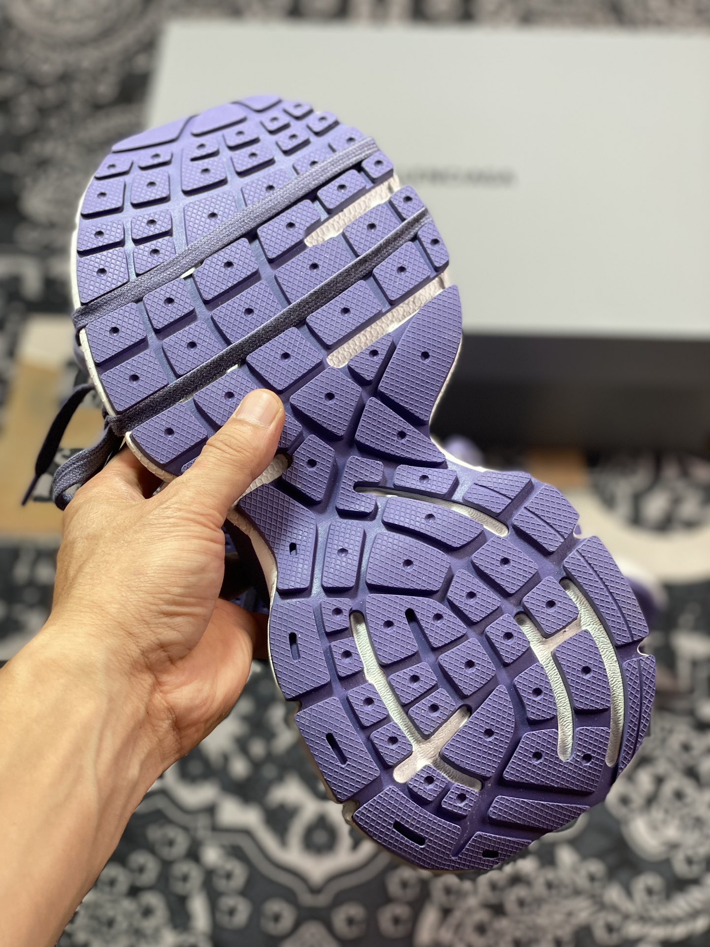 巴黎世家BALENCIAGA 3XL Sneakers 3+系列低帮复古阔型底姥爹慢跑鞋“网布香芋紫白”734734 W2SM3 5890