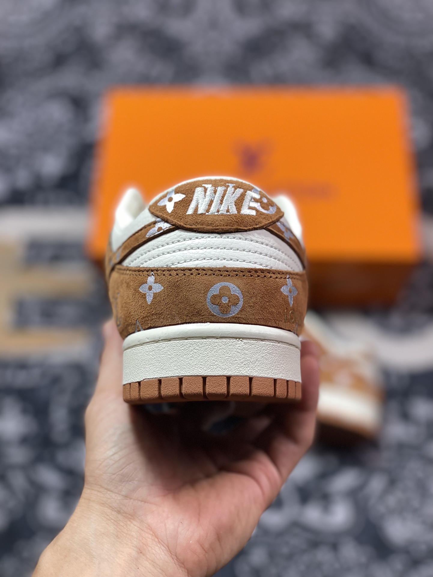 Nk SB Dunk Low LV联名-米白棕勾 周年高端定制 低帮休闲板鞋  XD6188-030