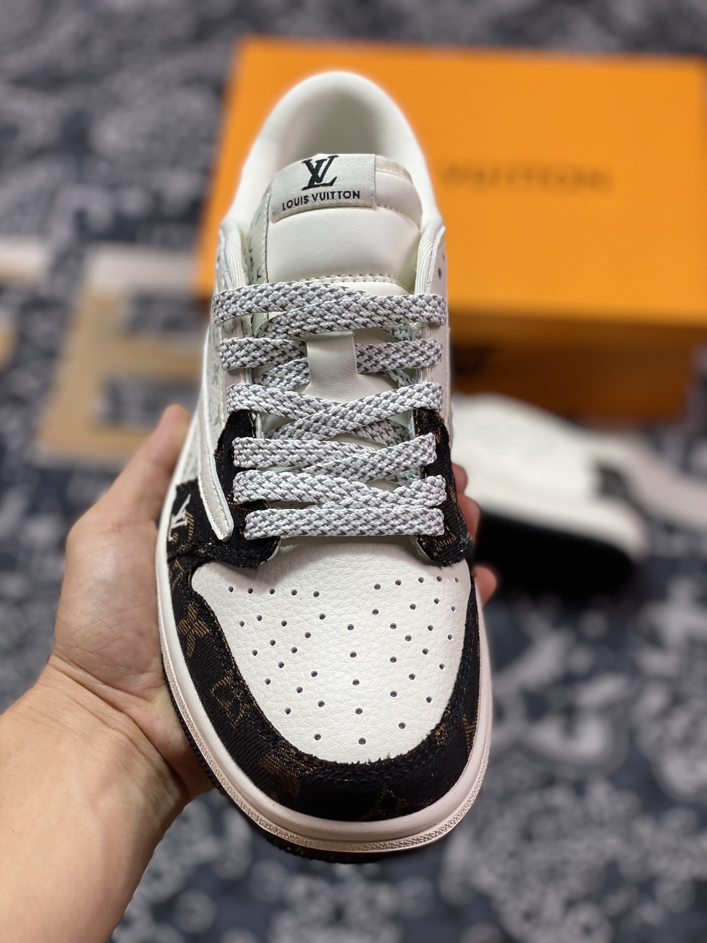 Air Jordan 1 Low OG ”高端定制” LV米白黑棕倒钩 SJ2068-103