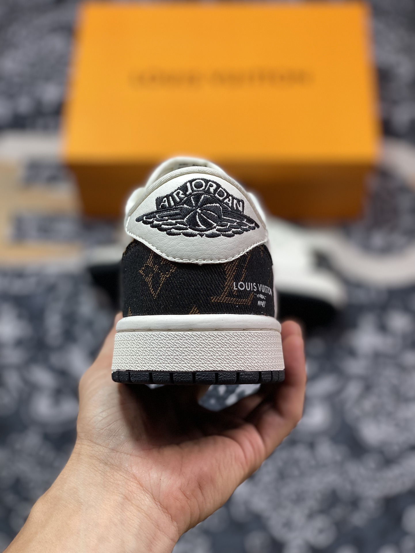 Air Jordan 1 Low OG ”高端定制” LV米白黑棕倒钩 SJ2068-103