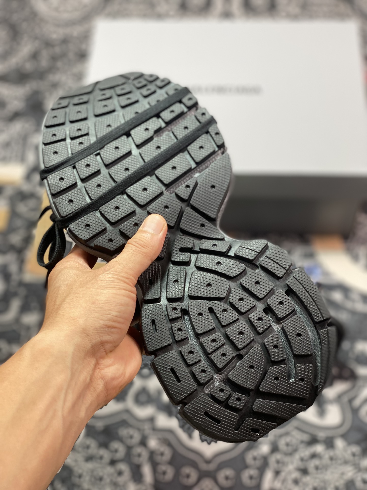 巴黎世家BALENCIAGA 3XL Sneakers 3+系列低帮复古阔慢跑鞋“网织黑炭灰金属荧光绿蓝”734731 W3XL5 1143