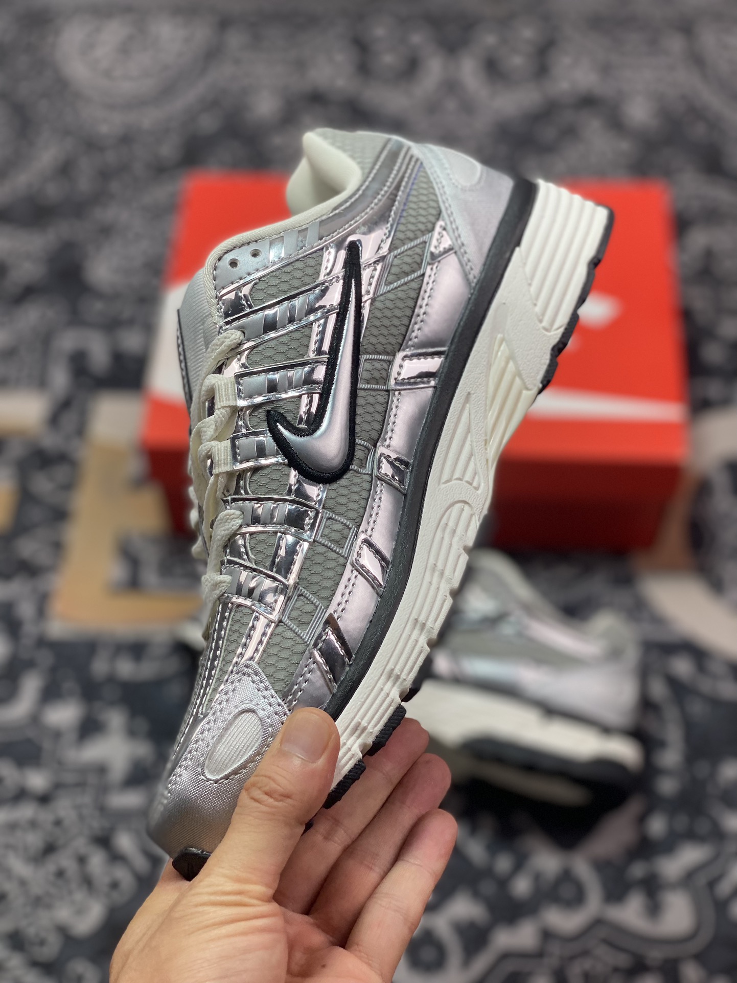 耐克Nike P-6000 Premium”Metallic Silver”系列低帮复古慢跑鞋“金属液态银黑”CN0149-001