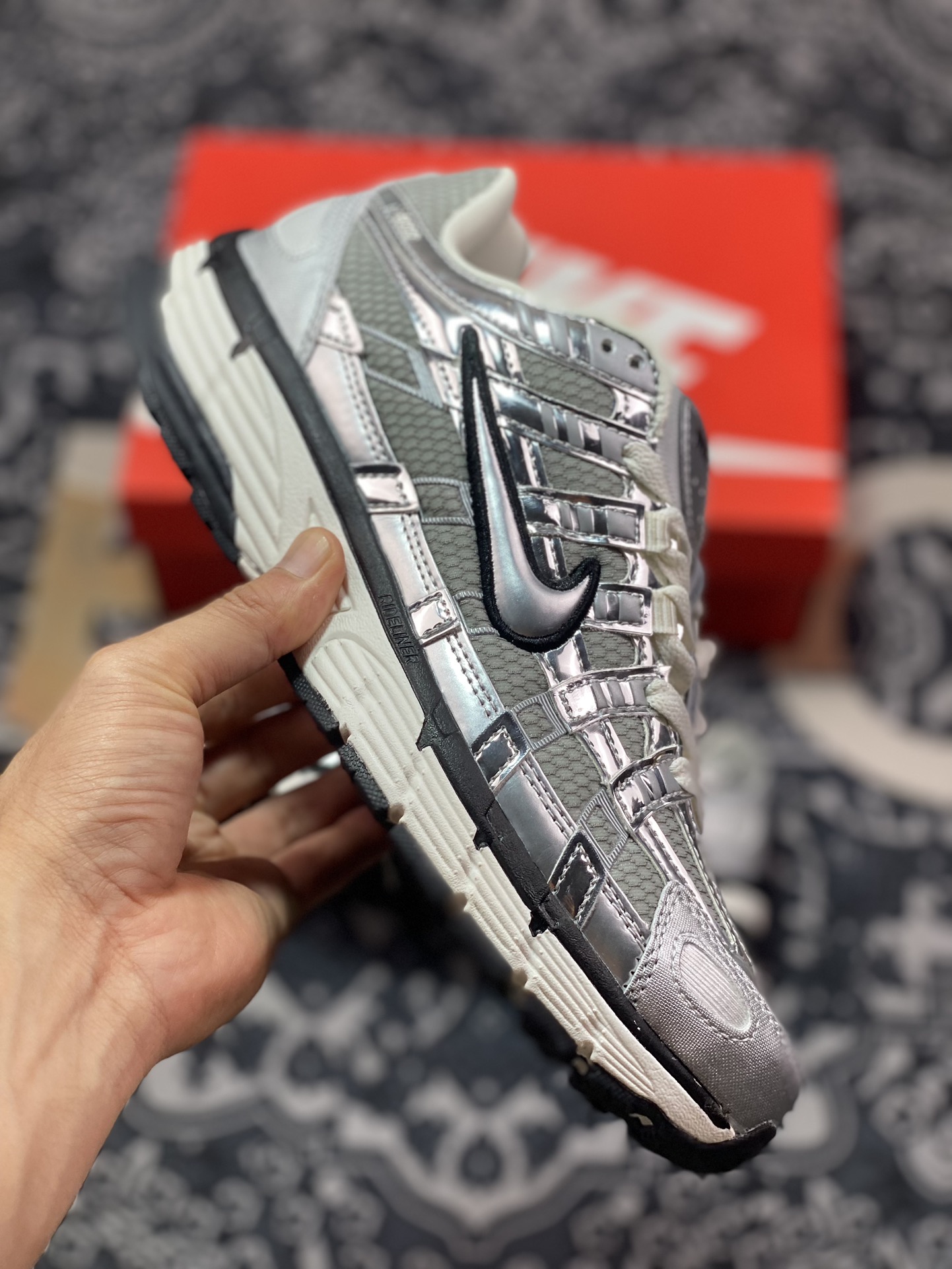 耐克Nike P-6000 Premium”Metallic Silver”系列低帮复古慢跑鞋“金属液态银黑”CN0149-001