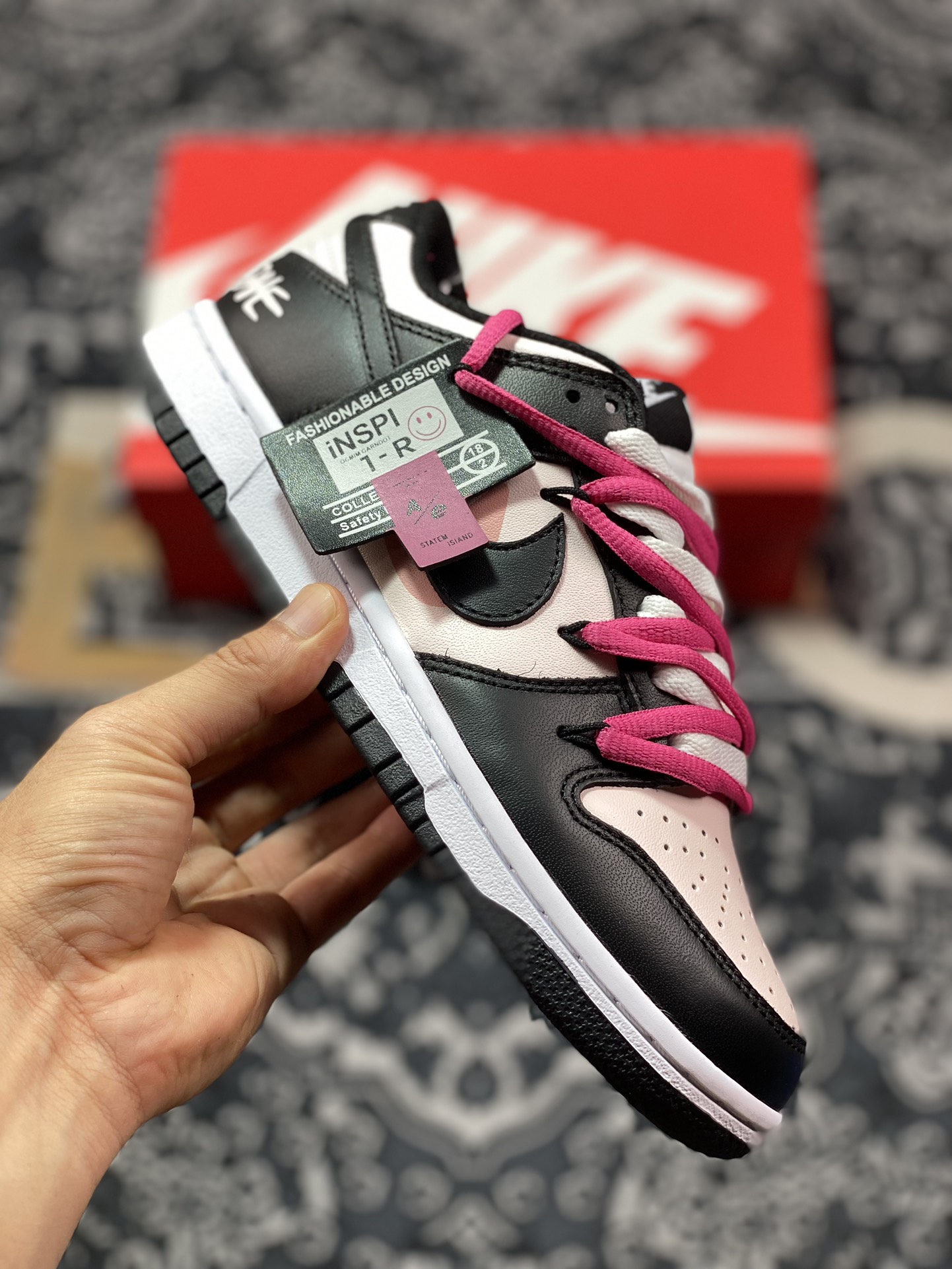 耐克Nike SB Dunk Low Lot”Black Pink”扣篮系列低帮休闲运动滑板板鞋“黑粉玫粉绑绳”CW1590-100