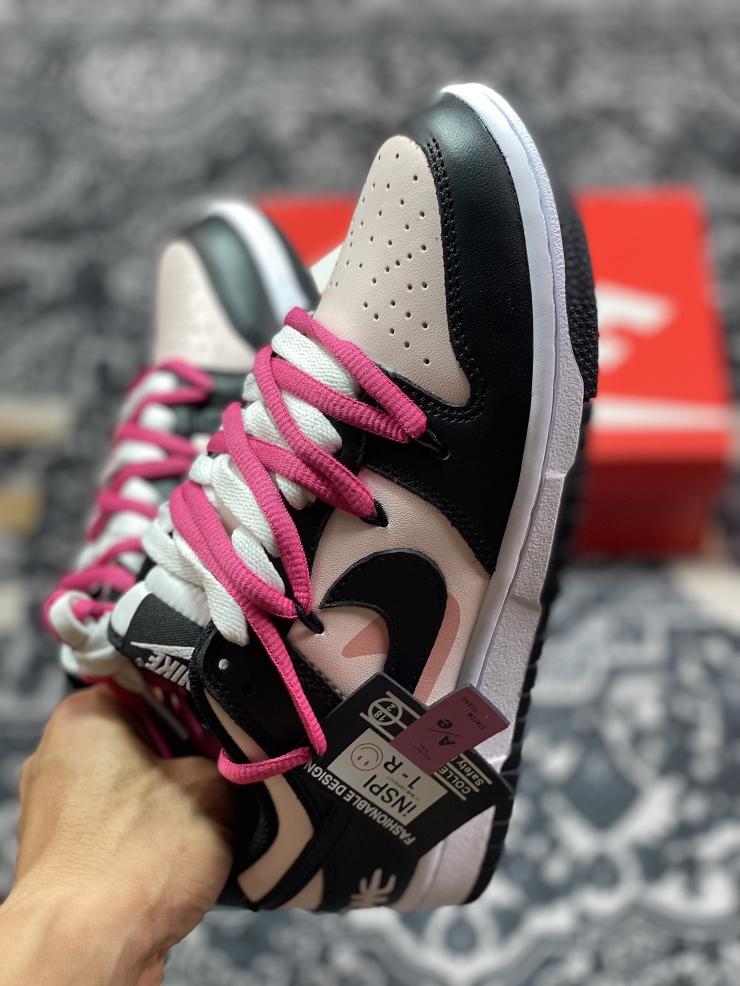 耐克Nike SB Dunk Low Lot”Black Pink”扣篮系列低帮休闲运动滑板板鞋“黑粉玫粉绑绳”CW1590-100