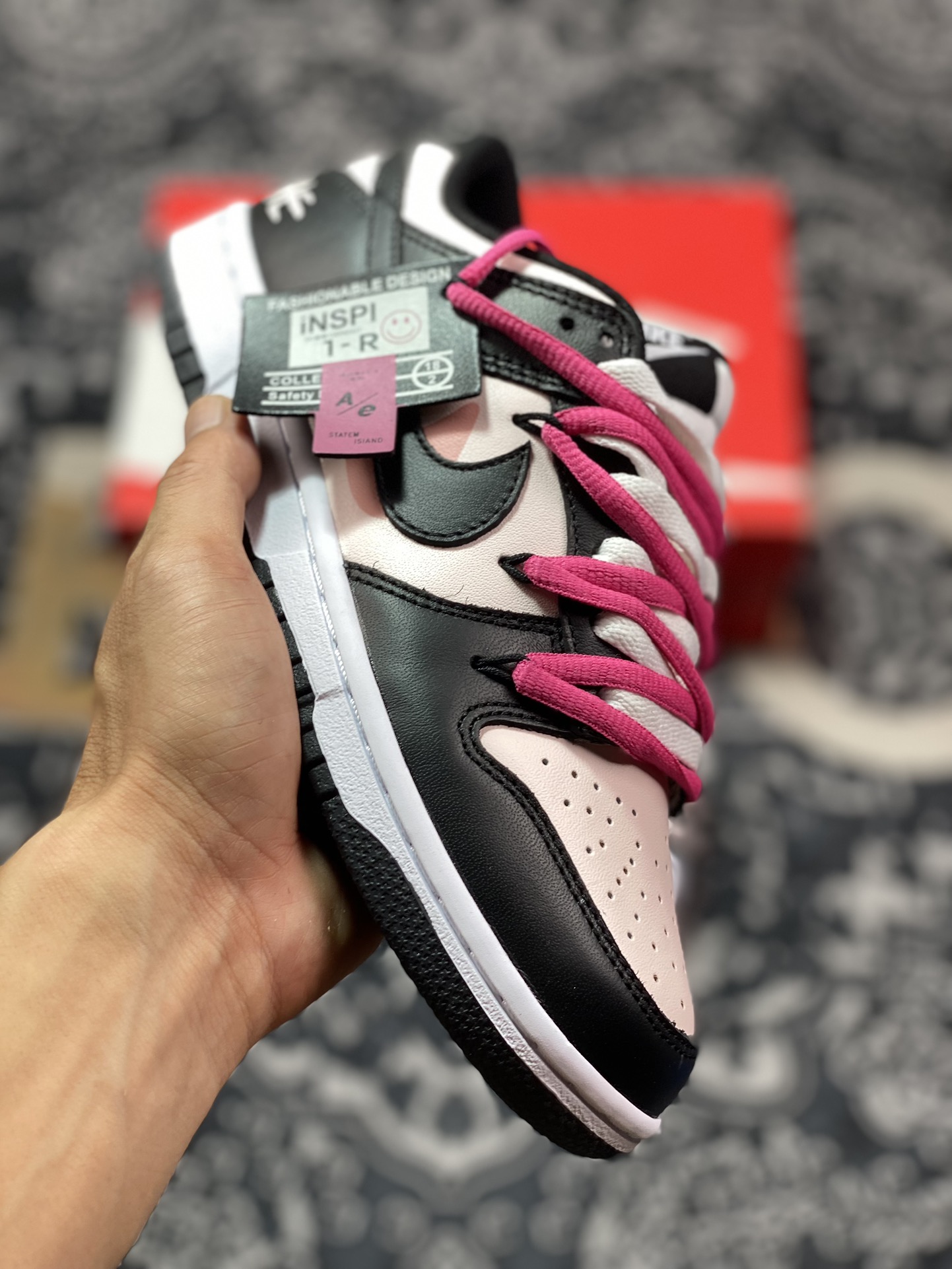 耐克Nike SB Dunk Low Lot”Black Pink”扣篮系列低帮休闲运动滑板板鞋“黑粉玫粉绑绳”CW1590-100