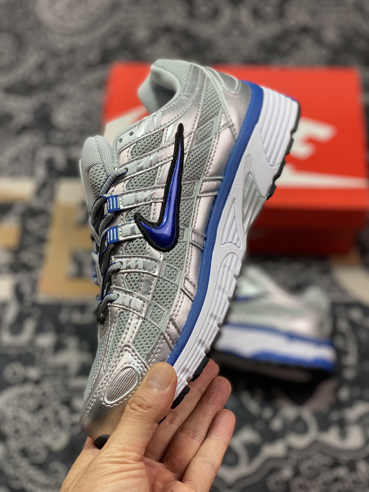 耐克Nike P-6000 Premium”Silver/Laser Blue”系列低帮慢跑鞋“子弹银皇家蓝”BV1021-001