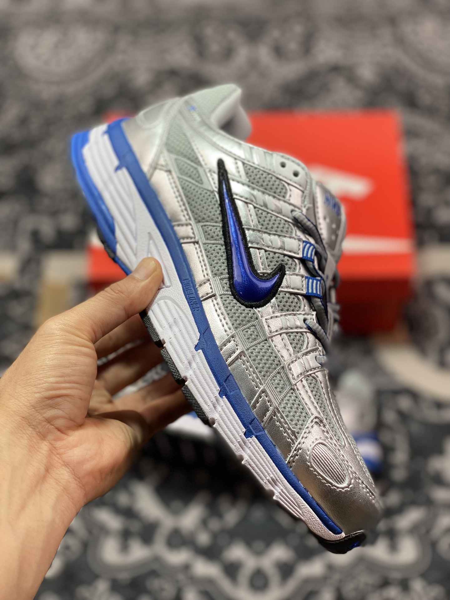 耐克Nike P-6000 Premium”Silver/Laser Blue”系列低帮慢跑鞋“子弹银皇家蓝”BV1021-001