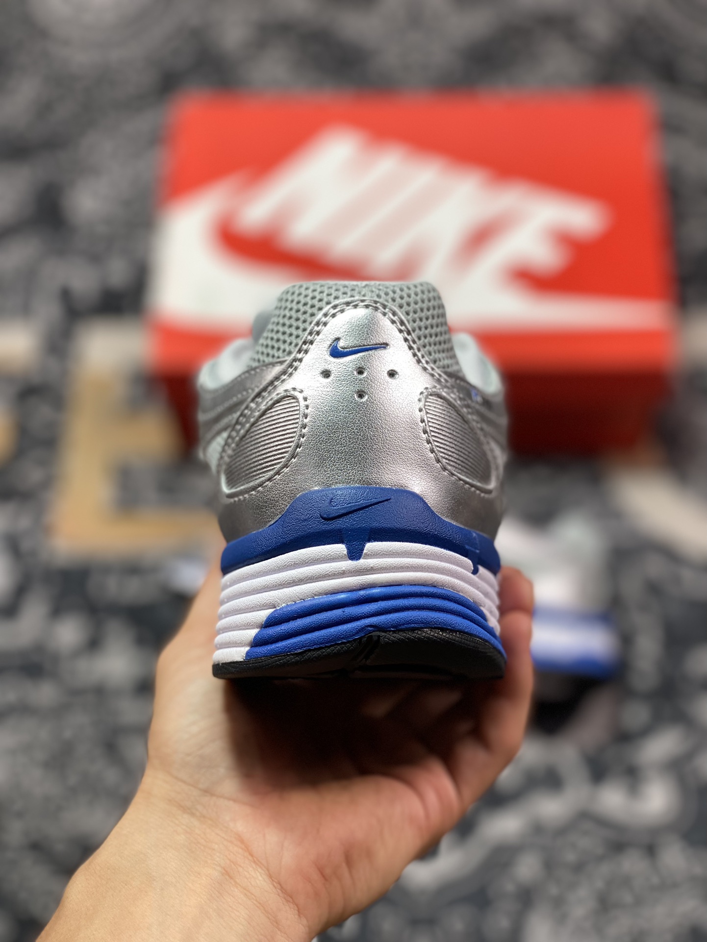 耐克Nike P-6000 Premium”Silver/Laser Blue”系列低帮慢跑鞋“子弹银皇家蓝”BV1021-001