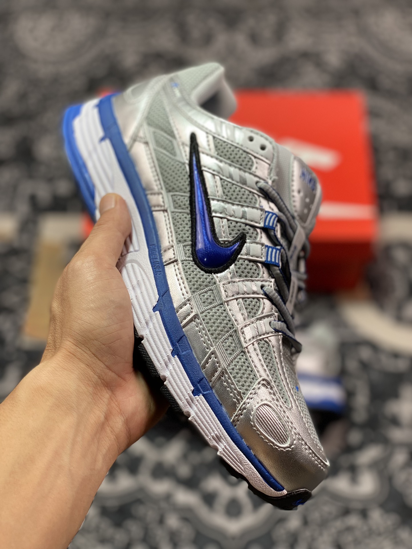 耐克Nike P-6000 Premium”Silver/Laser Blue”系列低帮慢跑鞋“子弹银皇家蓝”BV1021-001