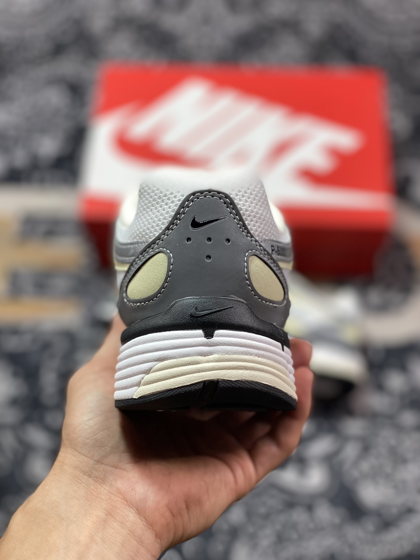 耐克Nike P-6000 Premium”White/Black/Light Iron Grey”系列低帮舒适慢跑鞋“铁灰黑米白”FV6603-100