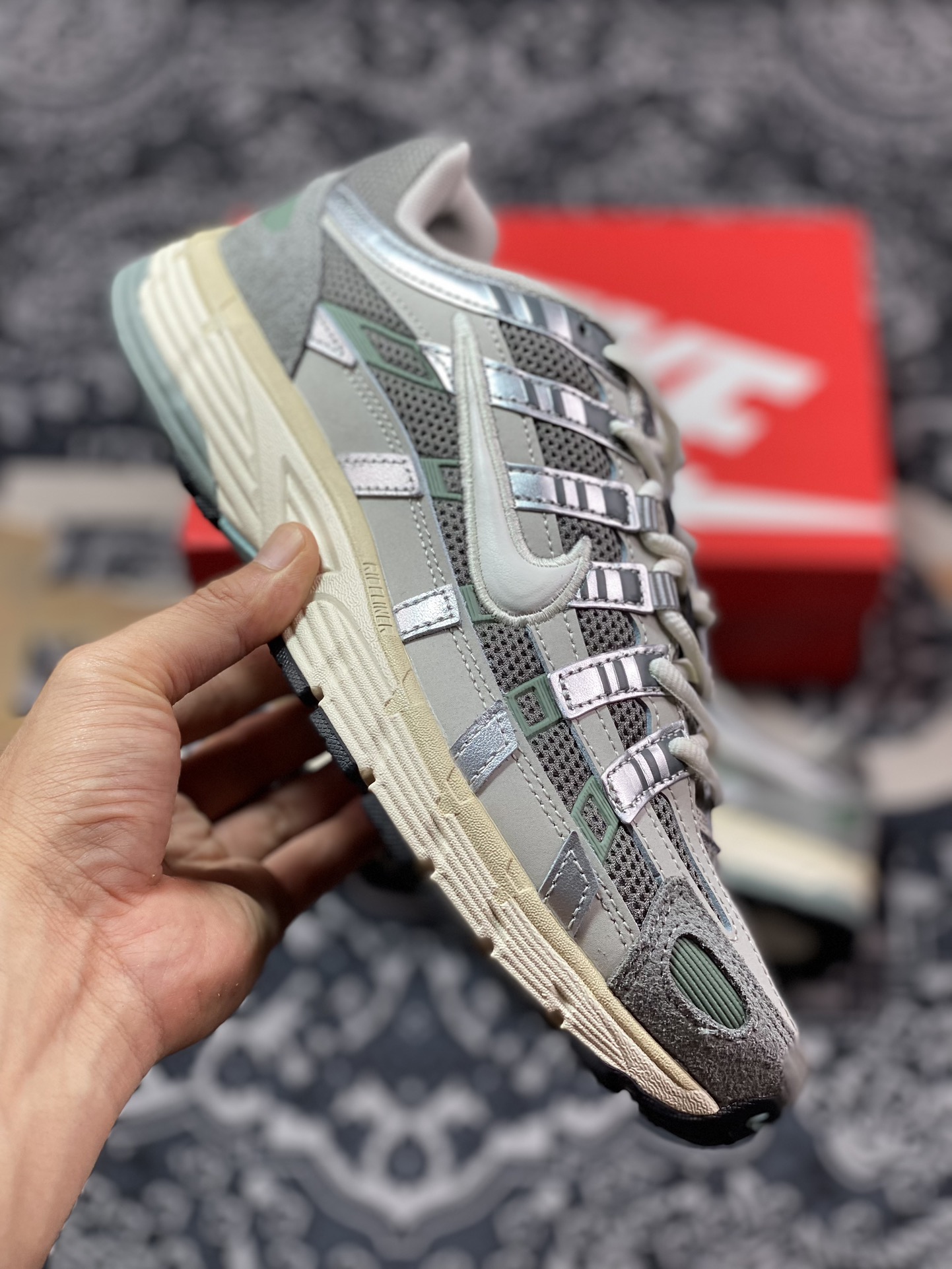 耐克Nike P-6000”Flat Pewter Light Iron ”系列低帮舒适慢跑鞋“深灰银椰奶白”FN7509-029