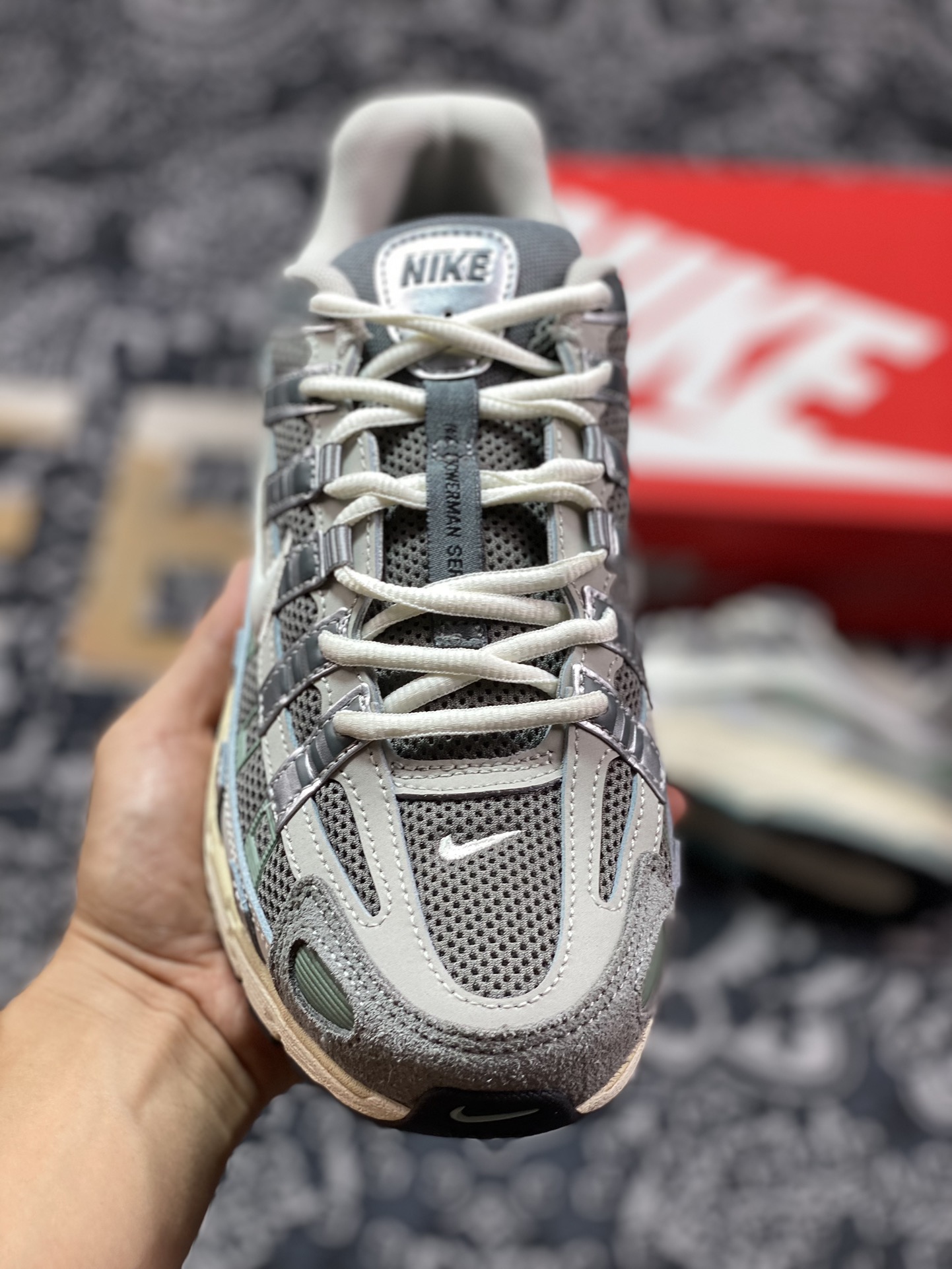 耐克Nike P-6000”Flat Pewter Light Iron ”系列低帮舒适慢跑鞋“深灰银椰奶白”FN7509-029