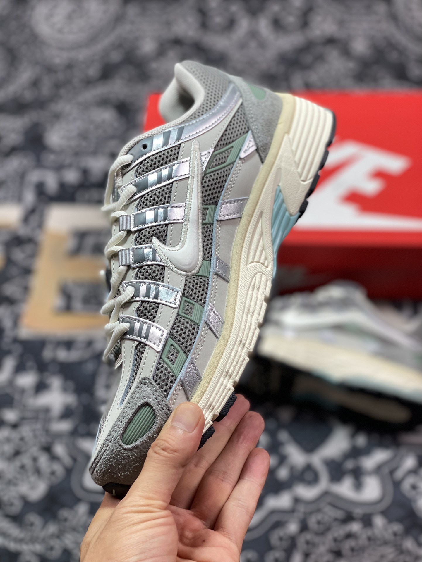 耐克Nike P-6000”Flat Pewter Light Iron ”系列低帮舒适慢跑鞋“深灰银椰奶白”FN7509-029