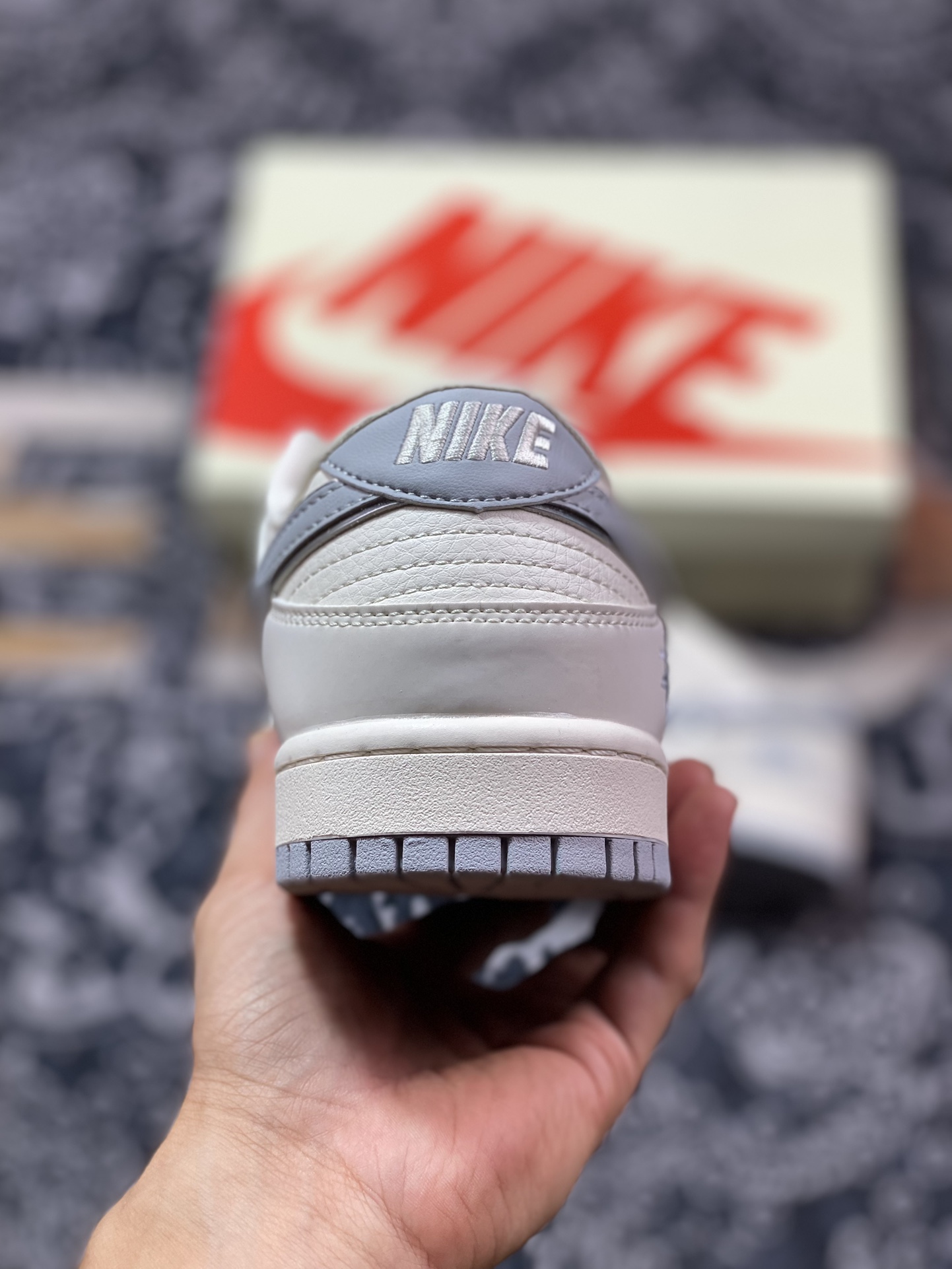 斯图西/Stussy x Nike By You SB Dunk Low Retro SP扣篮滑板板鞋“米白烟灰图西刺绣反光”DQ1098-377