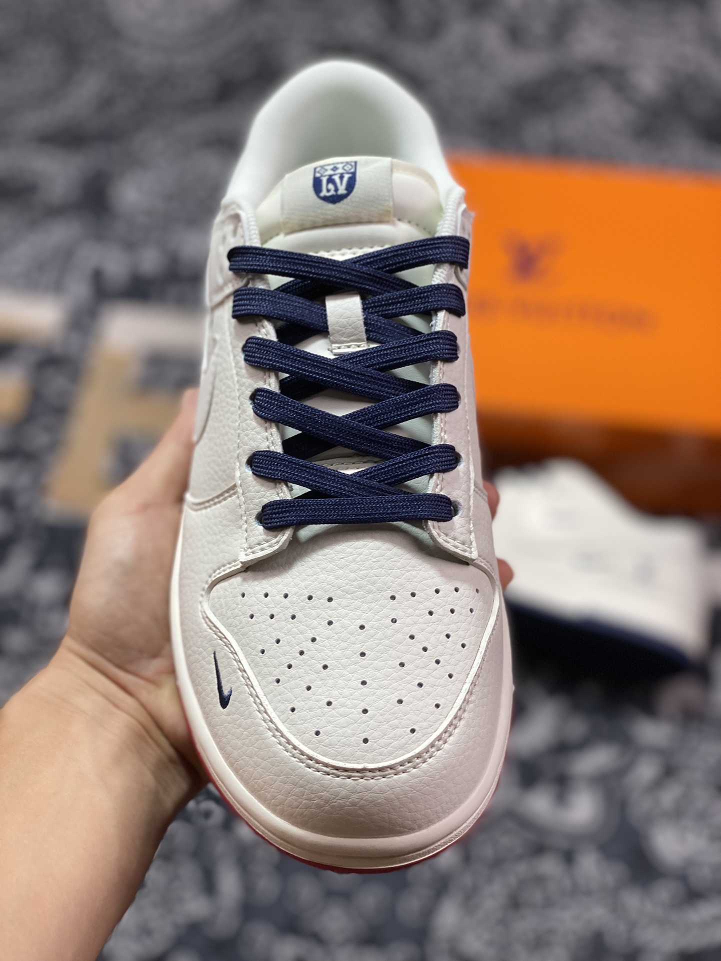 Louis Vuitton x Nike SB Dunk Low”Beige/Red/Navy/LV”扣篮板鞋“米白红藏蓝双小钩LV反光”XX2025-333