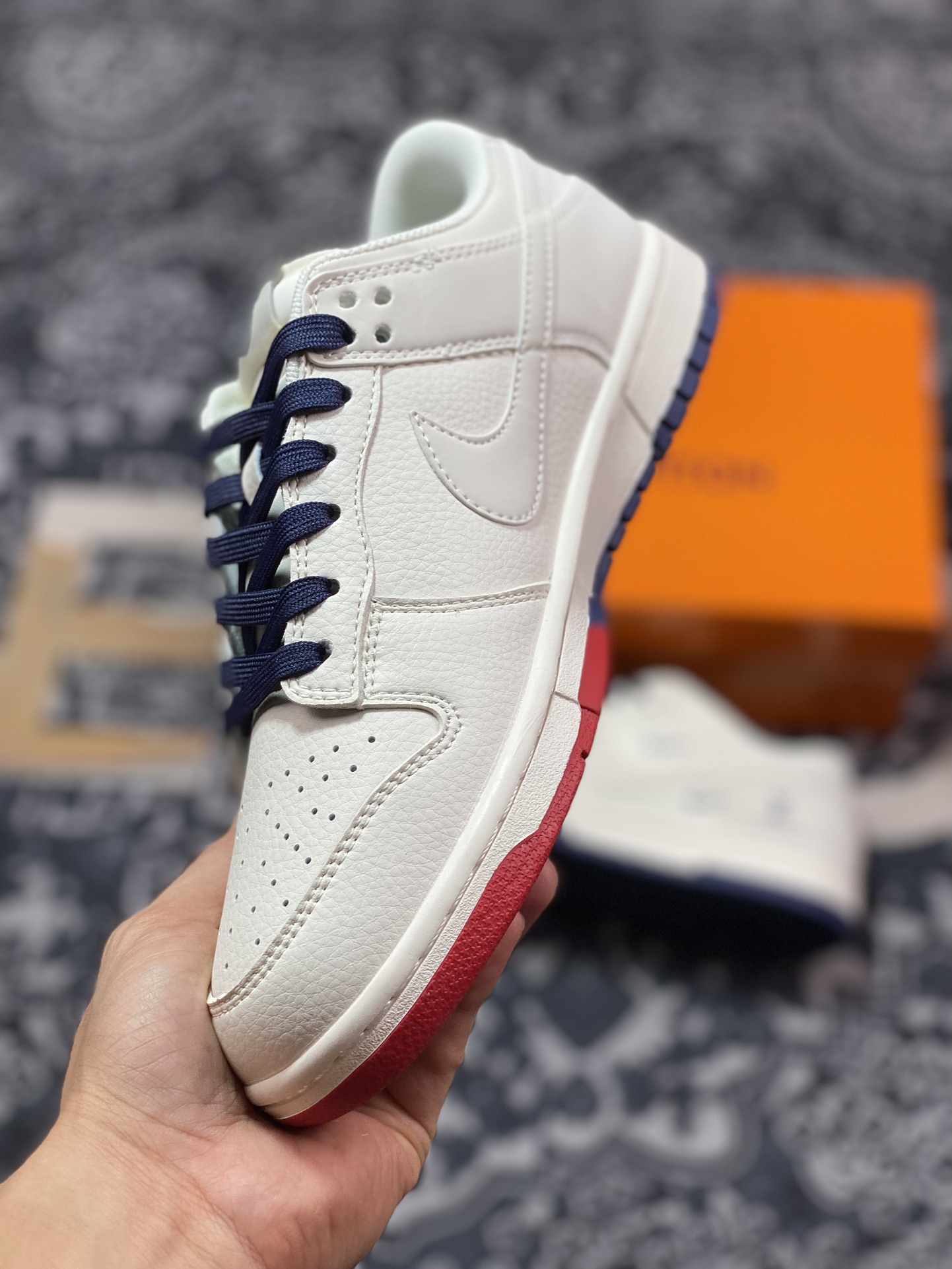 Louis Vuitton x Nike SB Dunk Low”Beige/Red/Navy/LV”扣篮板鞋“米白红藏蓝双小钩LV反光”XX2025-333