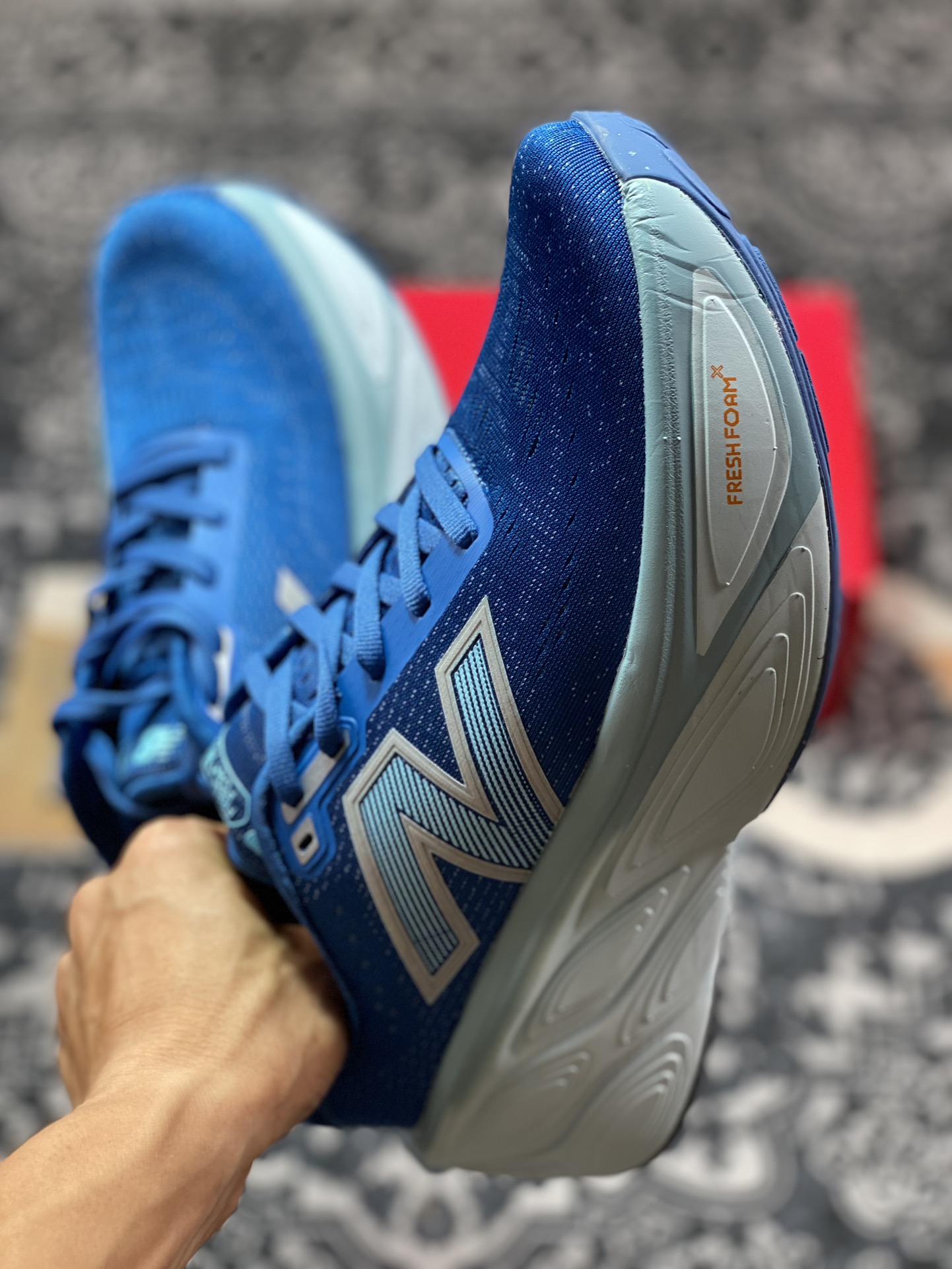 NB新百伦New Balance Fresh Foam X More V5 莫尔V5系列低帮慢跑鞋“网织蓝灰白”MMORLB5