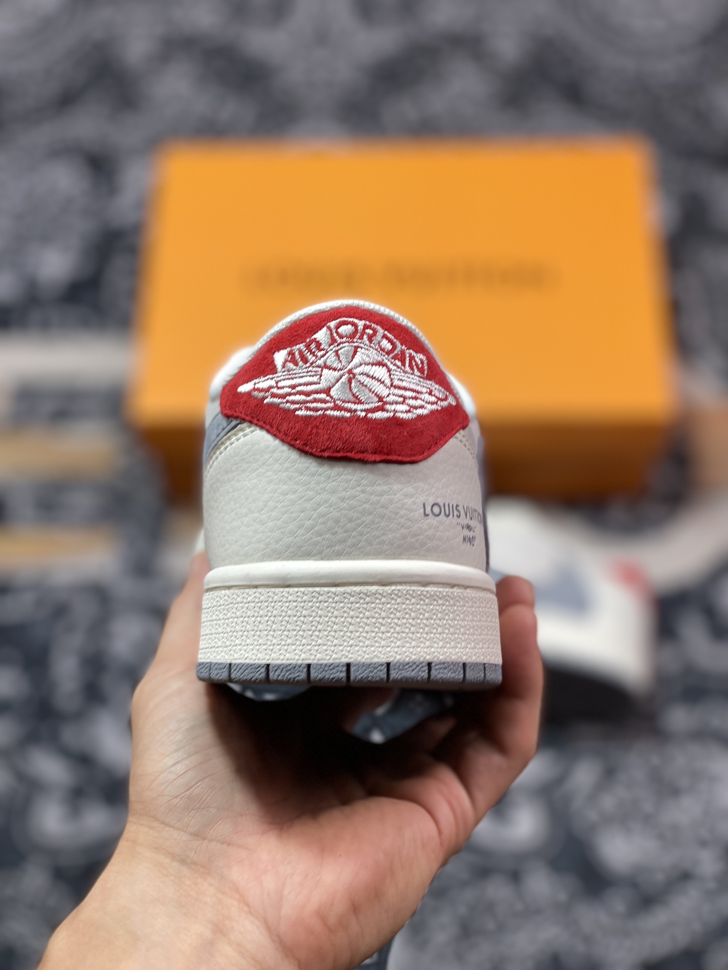 路易威登Louis Vuitton x Travis Scott x Nike Air Jordan 1 Low OG SP”Beige/Grey/Gold LV”AJ1乔丹一代运动篮球鞋“TS联名米白红灰LV印花倒钩”XY2688-103