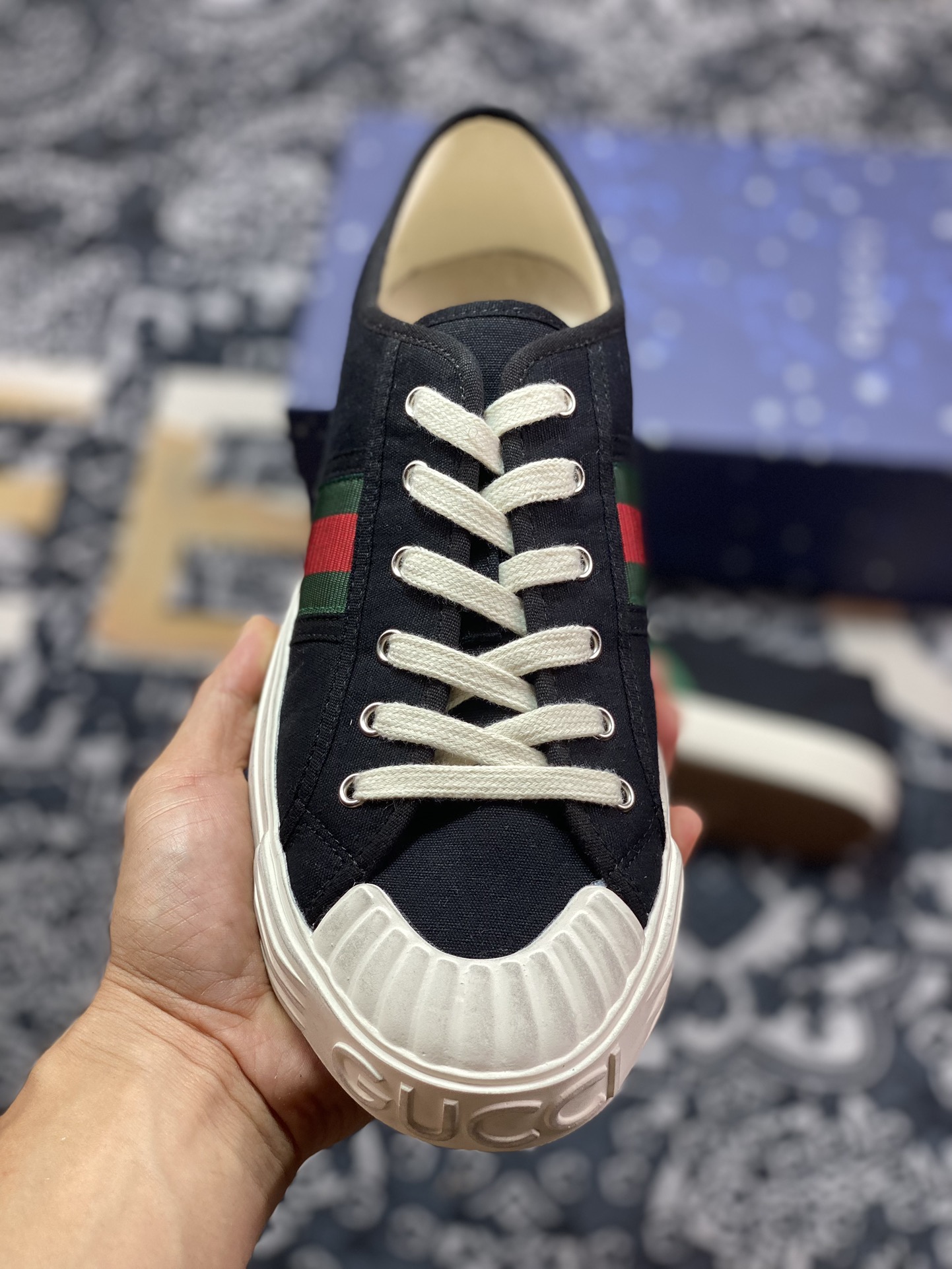 意大利奢侈品牌-古驰Gucci Lido Low Sneaker 利多岛系列低帮复古百搭休闲运动板鞋“帆布黑绿红织带”786366 FADFS 1052