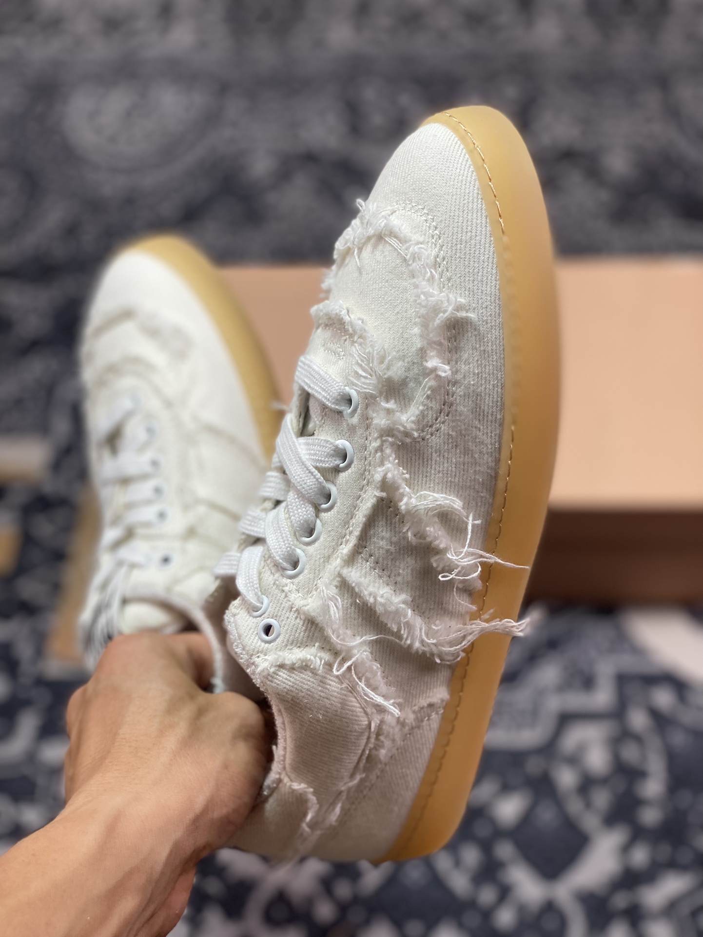 缪缪/MiuMiu Denim Low Sneakers 丹宁牛仔系列低帮复古百搭德训风休闲板鞋“帆布象牙白须边生胶底”5E325E_CSL_F0304_F_005