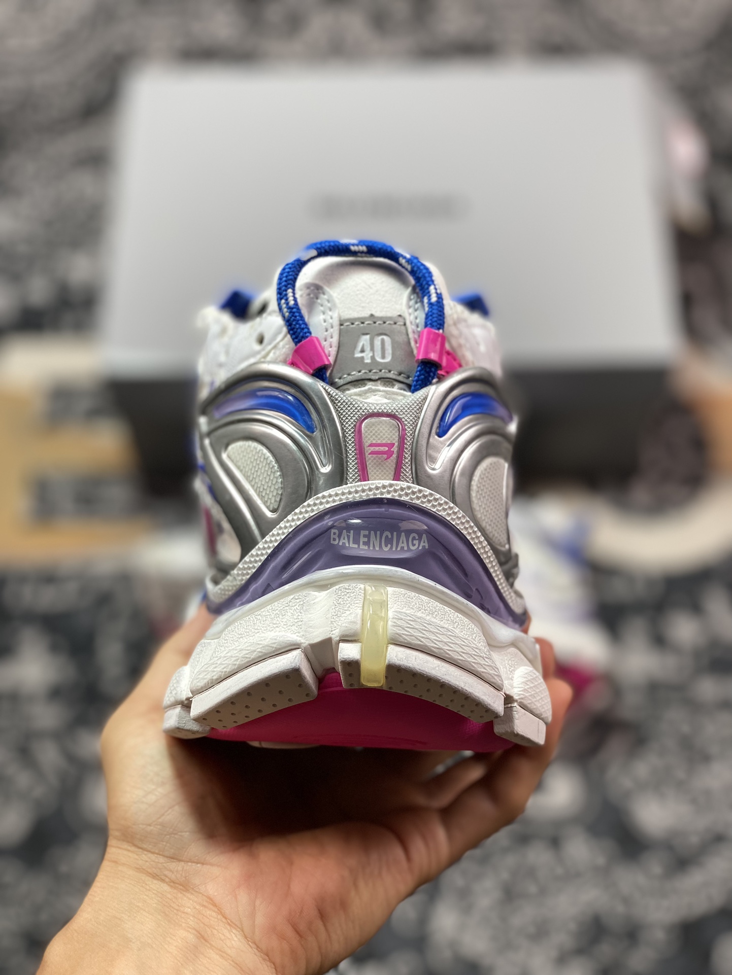 巴黎世家BALENCIAGA Runner Sneaker”White/Blue/Pink/Purple”2.0慢跑系列低帮跑鞋“2.0解构破坏白蓝粉紫”772774 W3RMU 9554