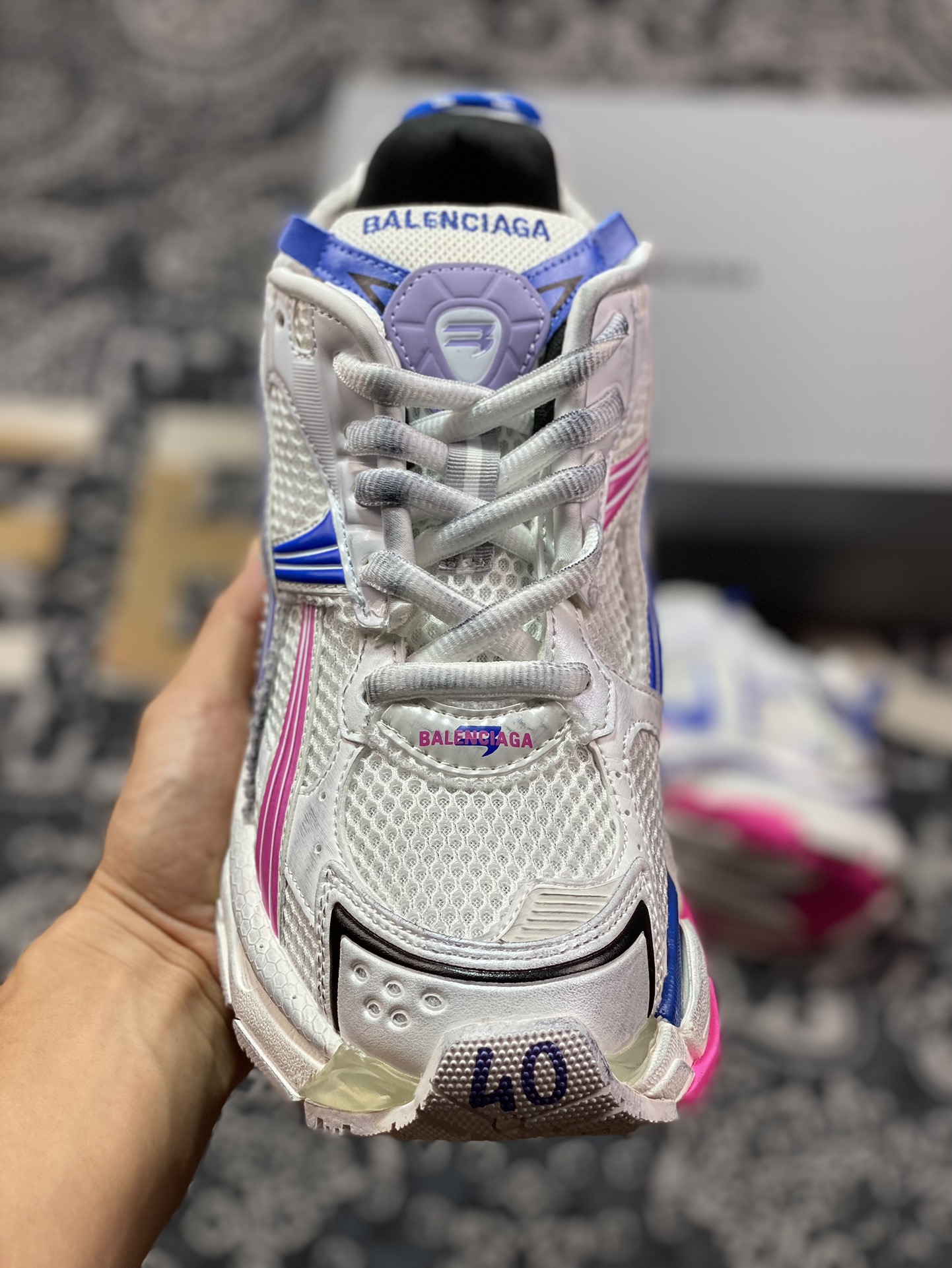 巴黎世家BALENCIAGA Runner Sneaker”White/Blue/Pink/Purple”2.0慢跑系列低帮跑鞋“2.0解构破坏白蓝粉紫”772774 W3RMU 9554